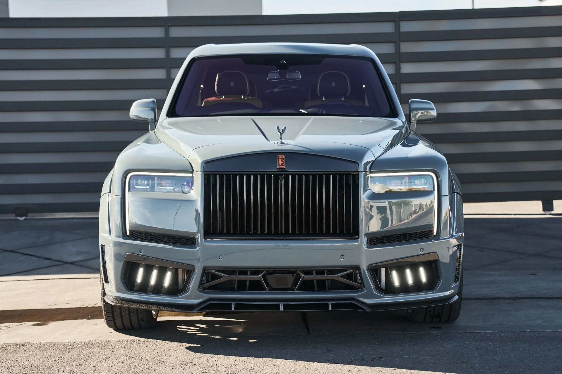 mph015_3776138459_Used_2025_Rolls_Royce_Cullinan_Base_1766020347_4ba716fe99