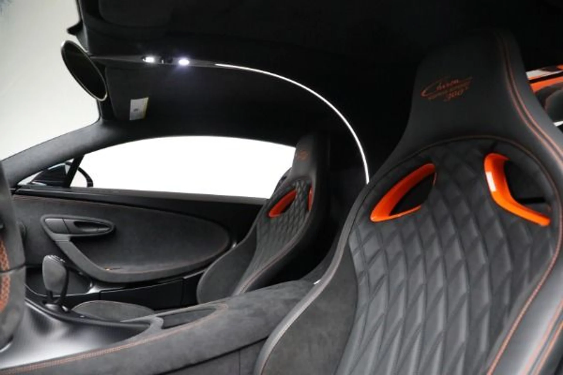 mph015_3778535913_Used_2022_Bugatti_Chiron_Super_Sport_4d730fcffd