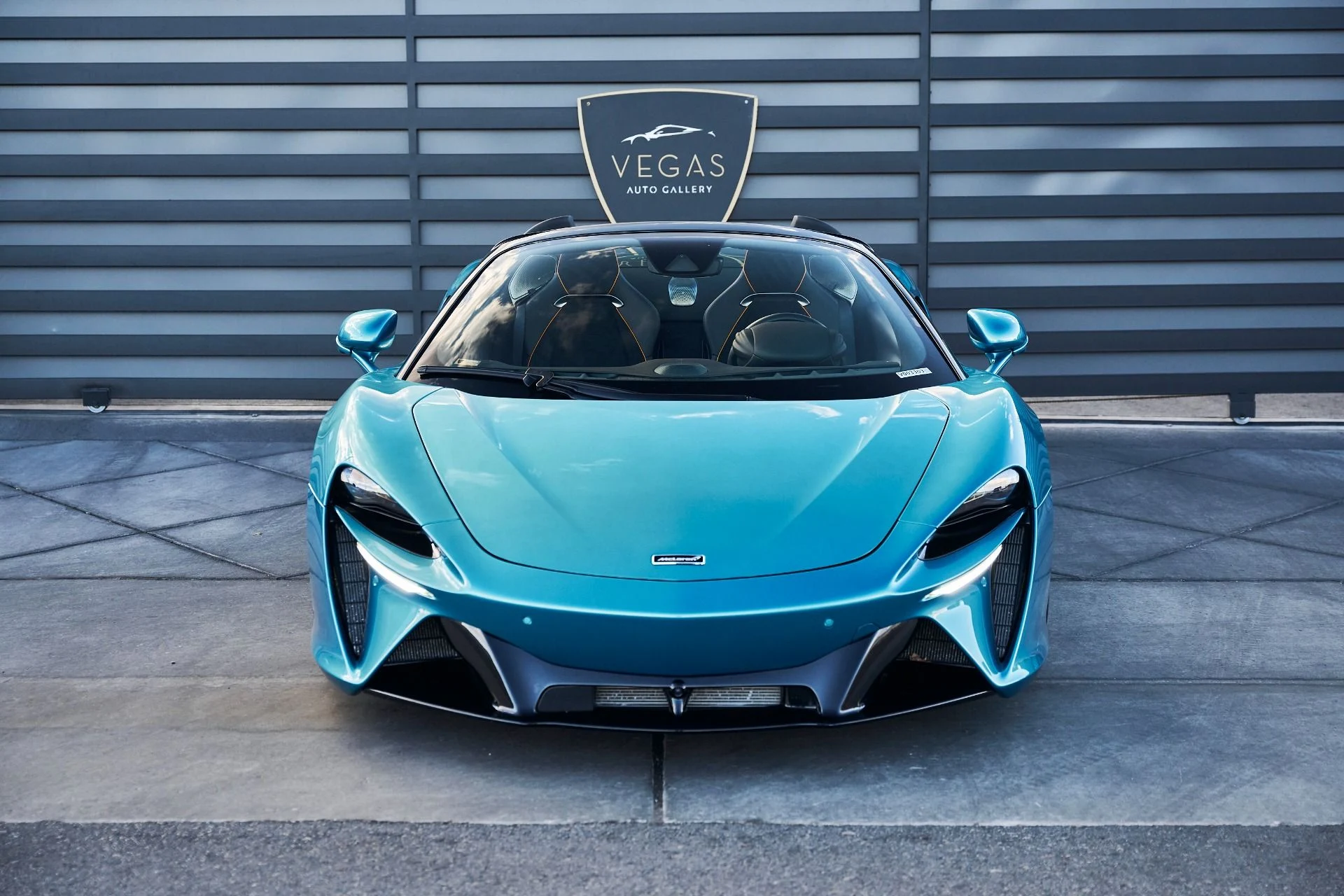 mph015_3779153374_Used_2025_Mc_Laren_Artura_1771382293_ac9277676a