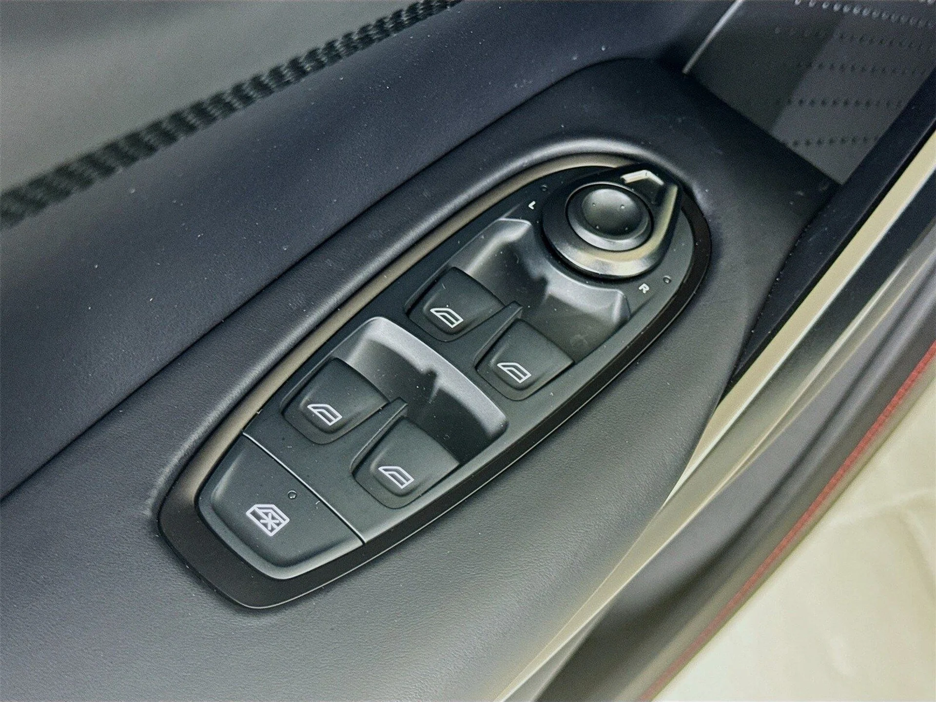 mph015_3780242373_802198770e0ad77fca8c3836a44ebcfex_98fdd8f9e6