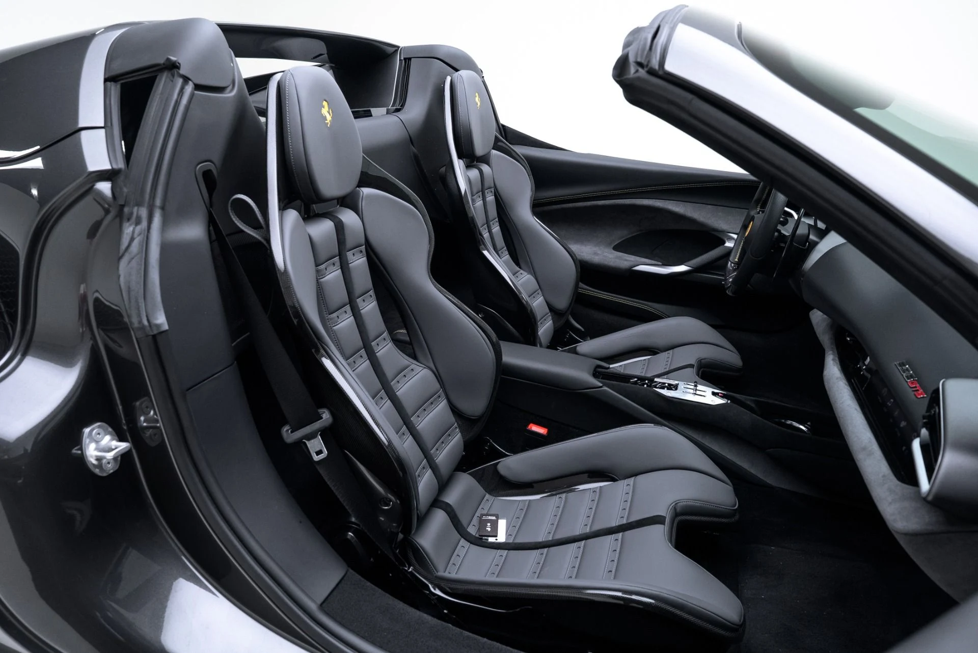 mph015_3781024527_Used_2025_Ferrari_296_GTS_1775518510_c08e693d79