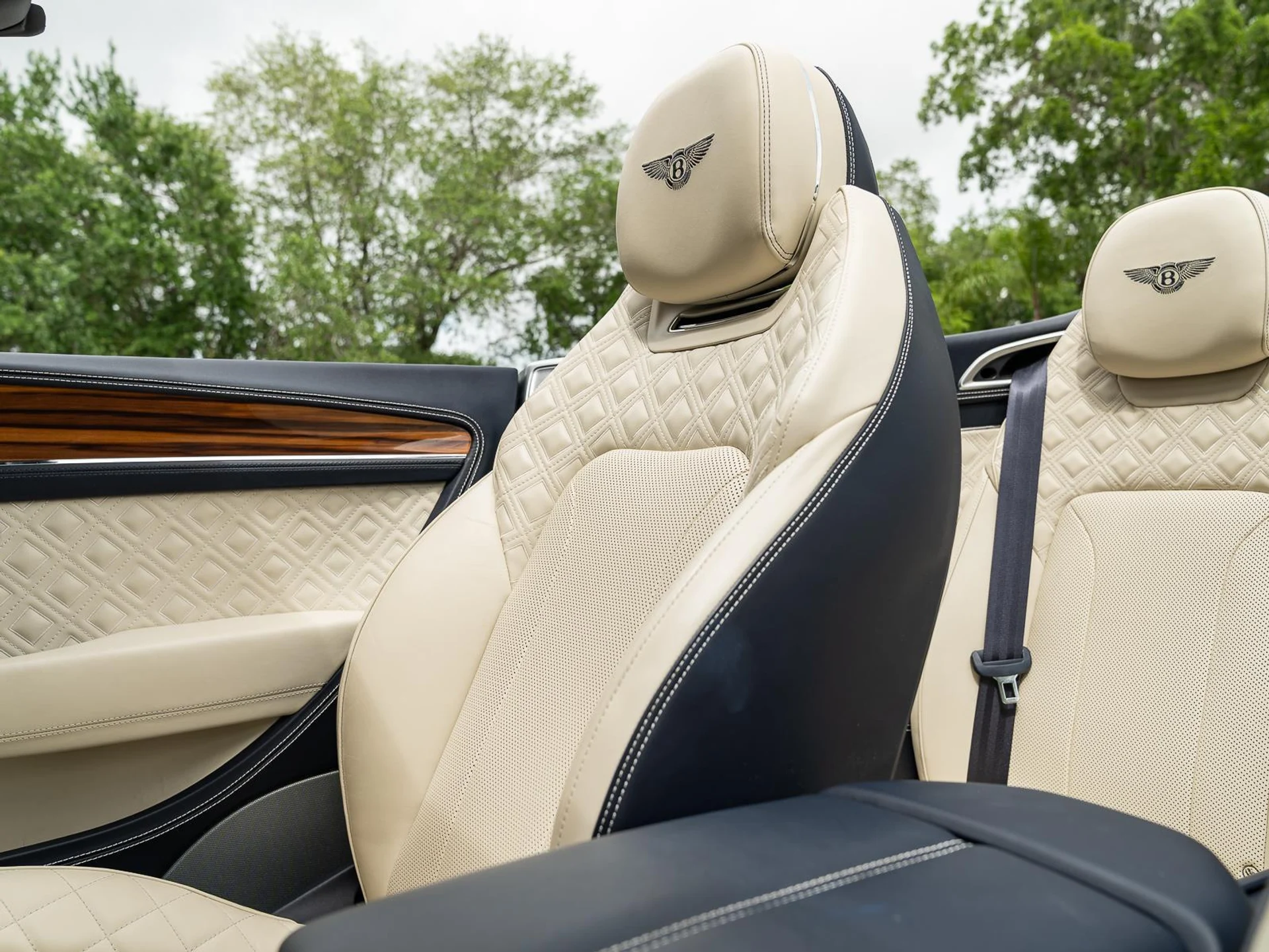 mph015_3781532527_Used_2021_Bentley_Continental_GTC_Mulliner_GT_Mulliner_V8_1775769032_6bf677fd56