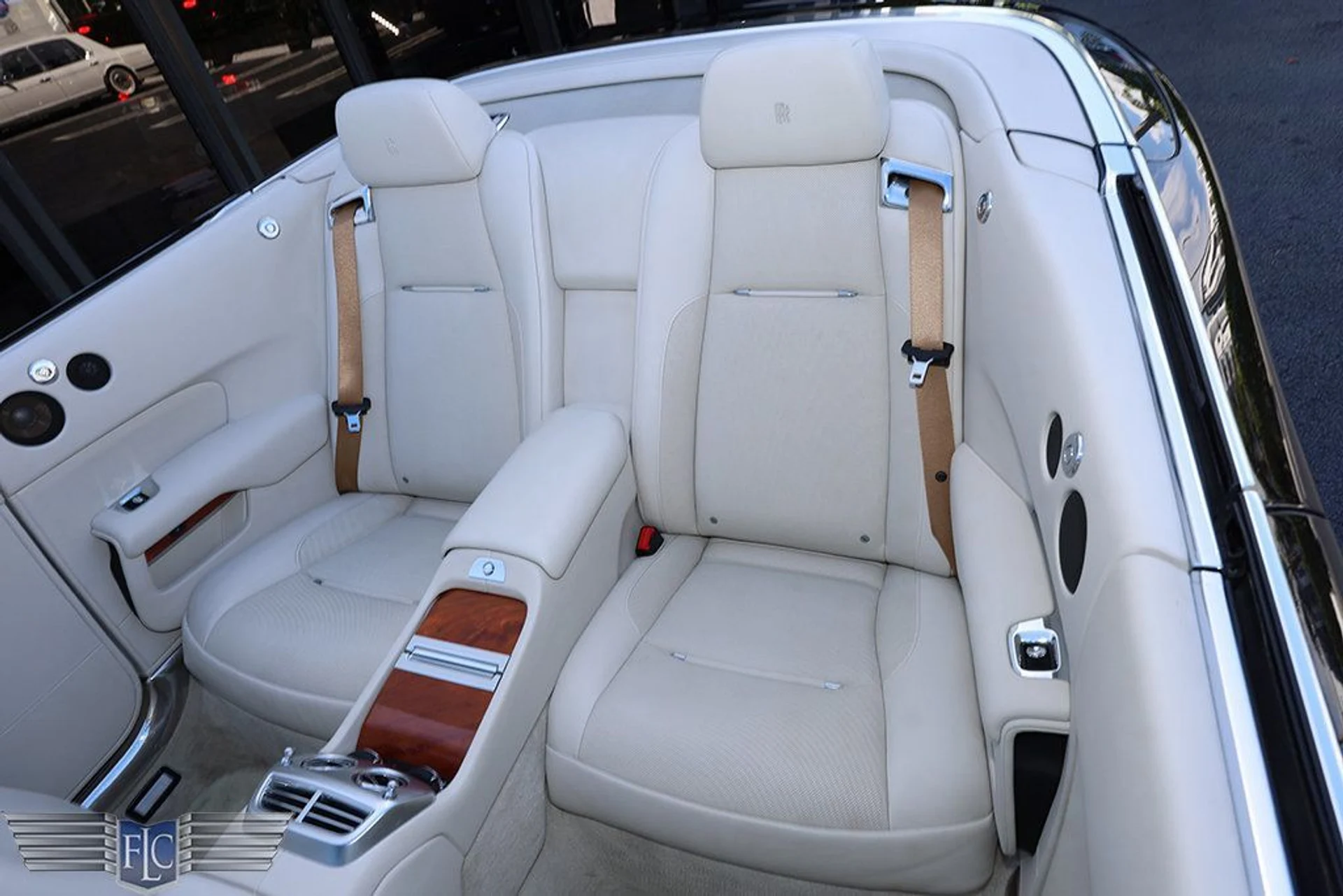 mph015_3802091755_used_2016_rolls_royce_dawn_2drconvertible_6305_22995256_16_1024_7b6e25bc78