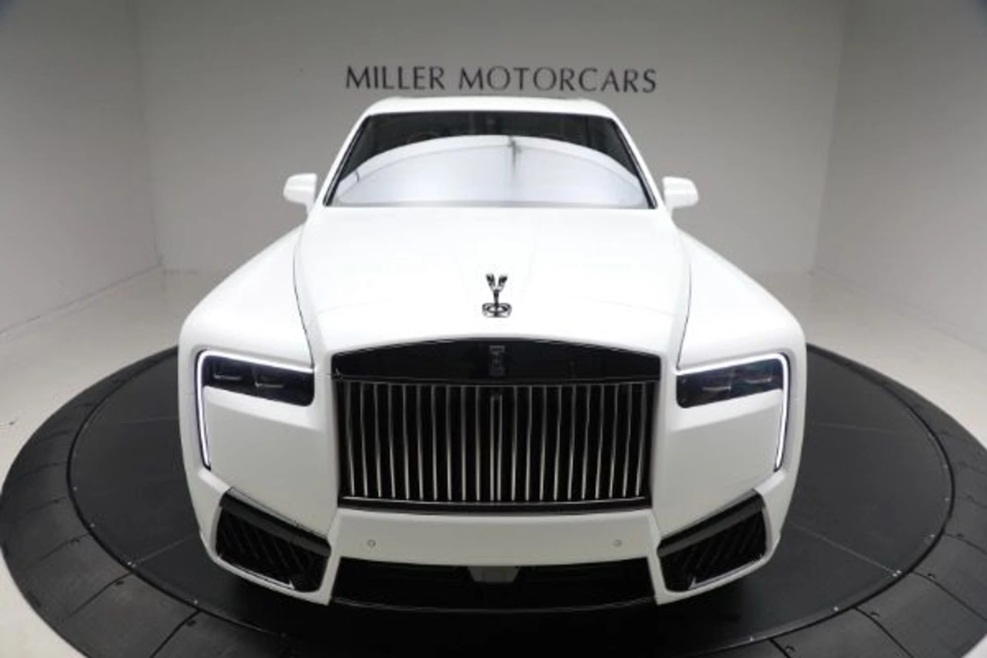 mph015_3813850077_Used_2025_Rolls_Royce_Black_Badge_Cullinan_e1344b27a9