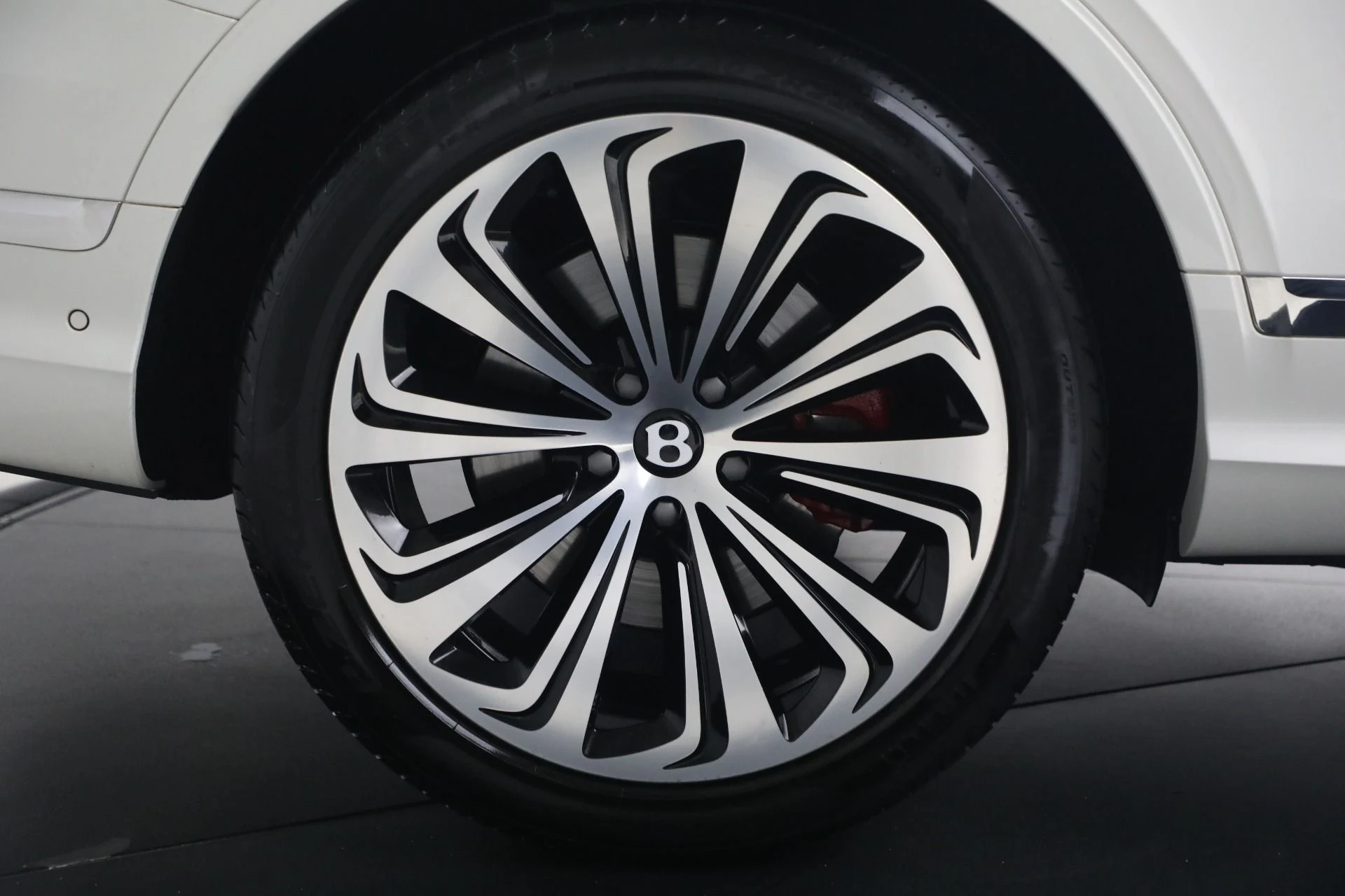 mph015_3822756778_Used_2022_Bentley_Bentayga_V8_1777753010_d61ad9150a