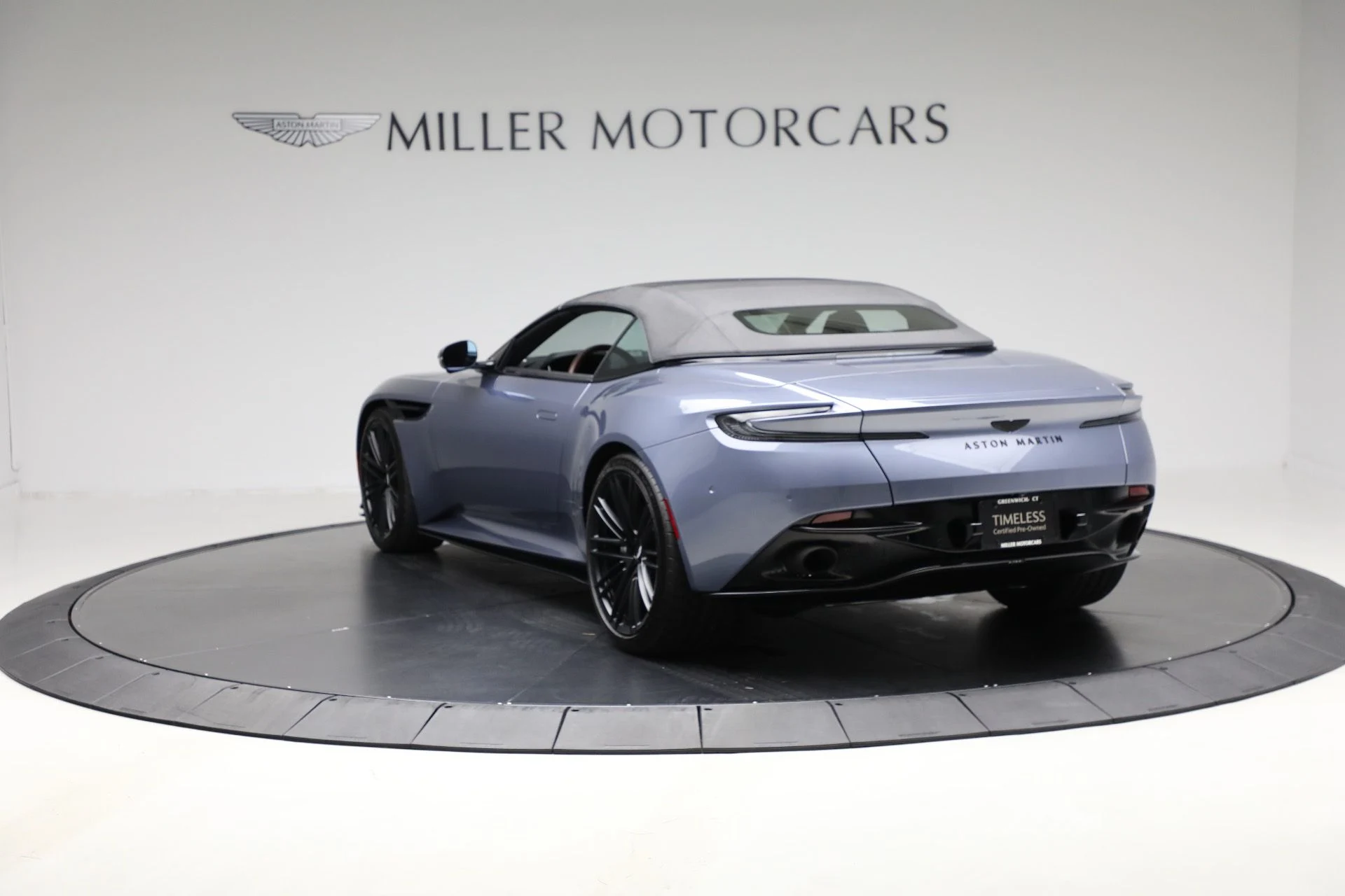 mph015_3837092563_Used_2024_Aston_Martin_DB_12_Volante_98781e8082