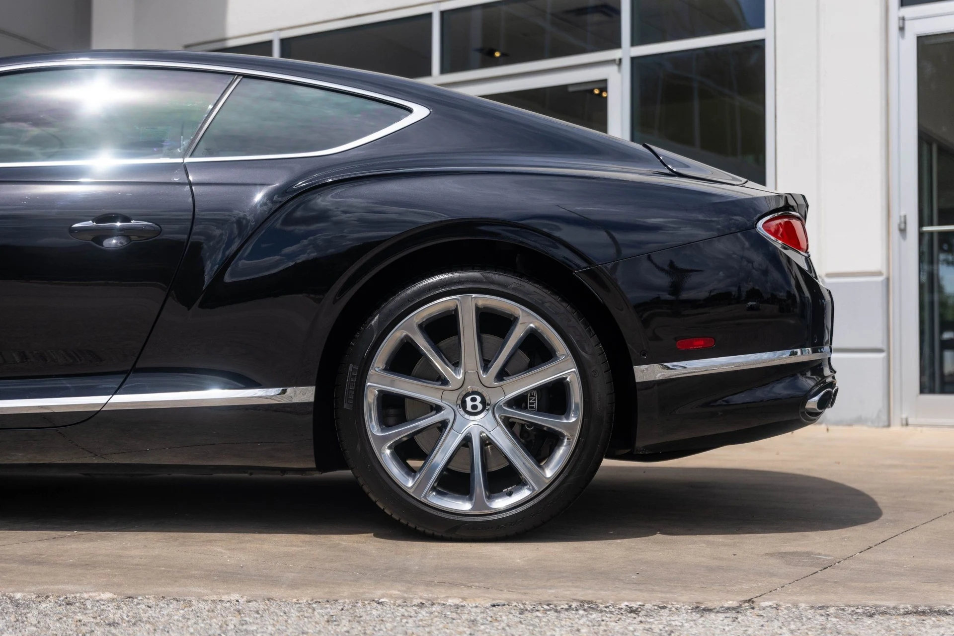 mph015_3844914561_Hi_Tech_Luxury_Imports_LLC_SCBCG_2_ZG_6_NC_090901_image_15_606d188702