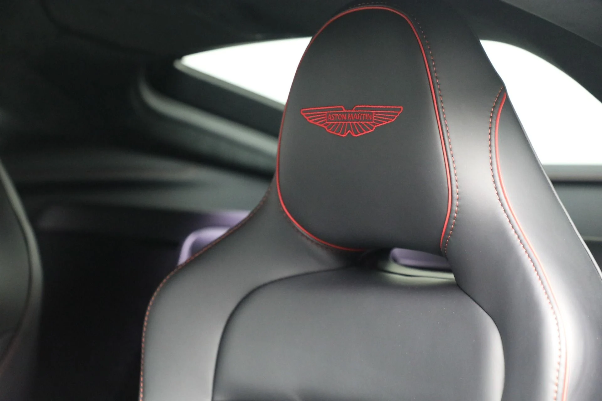 mph015_384931314_New_2025_Aston_Martin_Vantage_1bcd46f59e