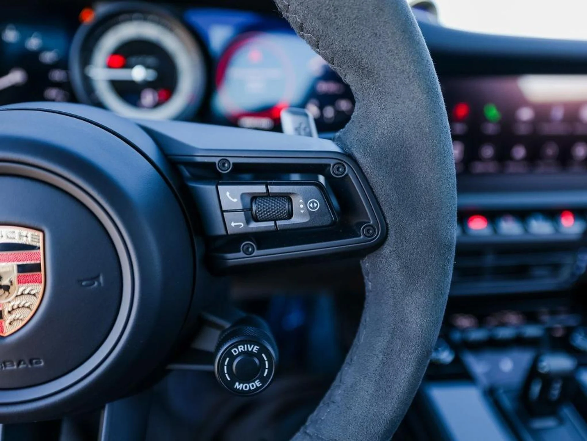 mph015_3849482323_j0_Wc_Fp2m0jr_F3_O0qf_Z0j_Zv_P_Nnb_E_2fd22b752a