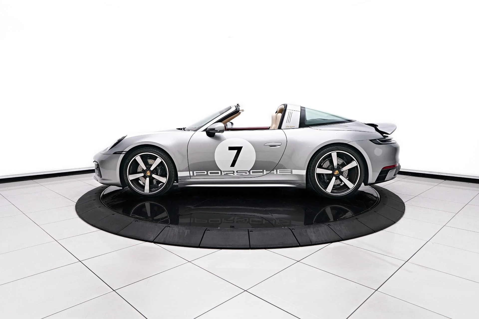 mph015_3850272360_Used_2021_Porsche_911_Targa_4_S_1757037619_01e56305e3