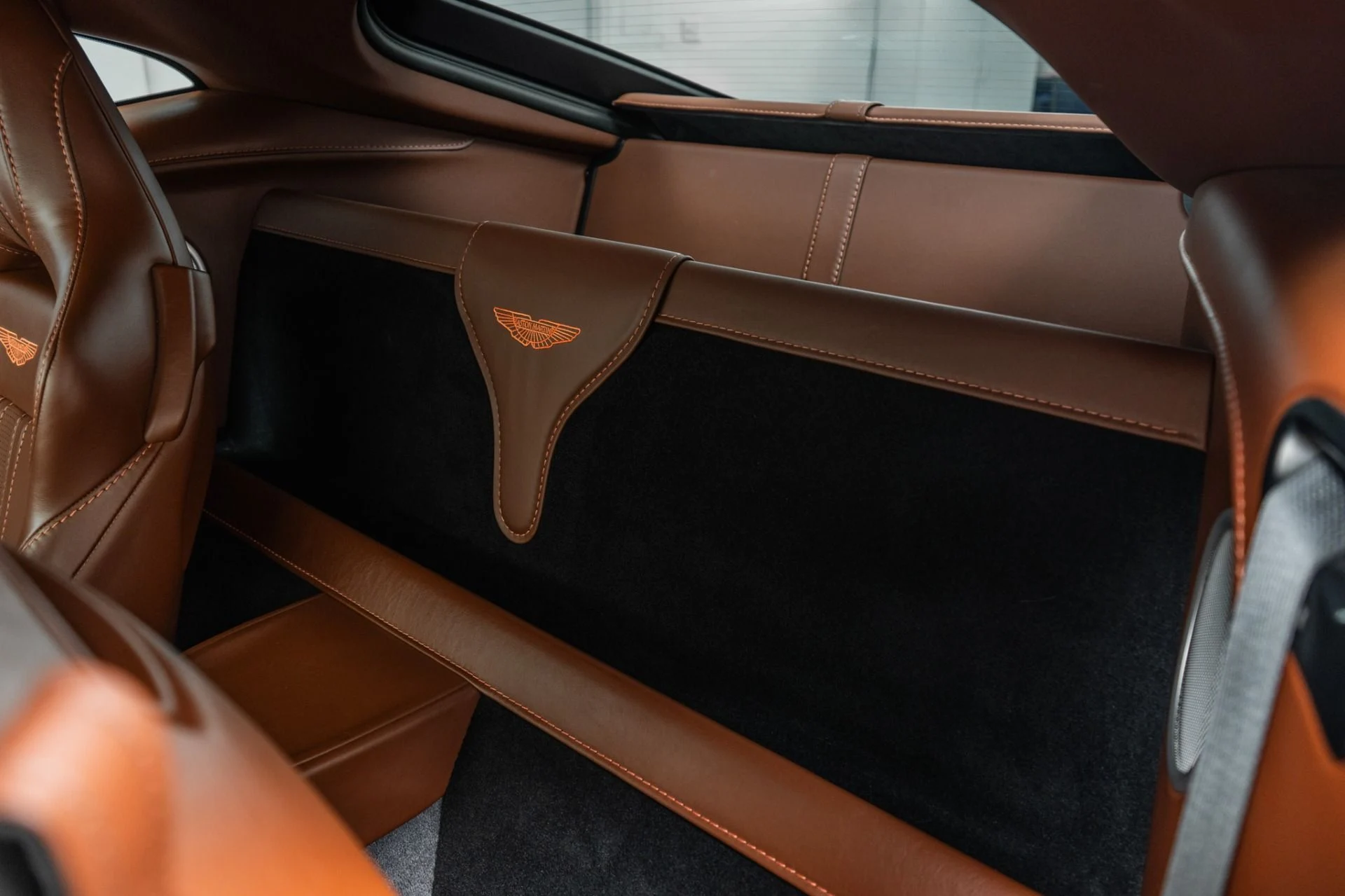 mph015_3850774365_Used_2020_Aston_Martin_Vantage_Black_Bodypack_Tech_Collection_1783017471_b9b70e1640