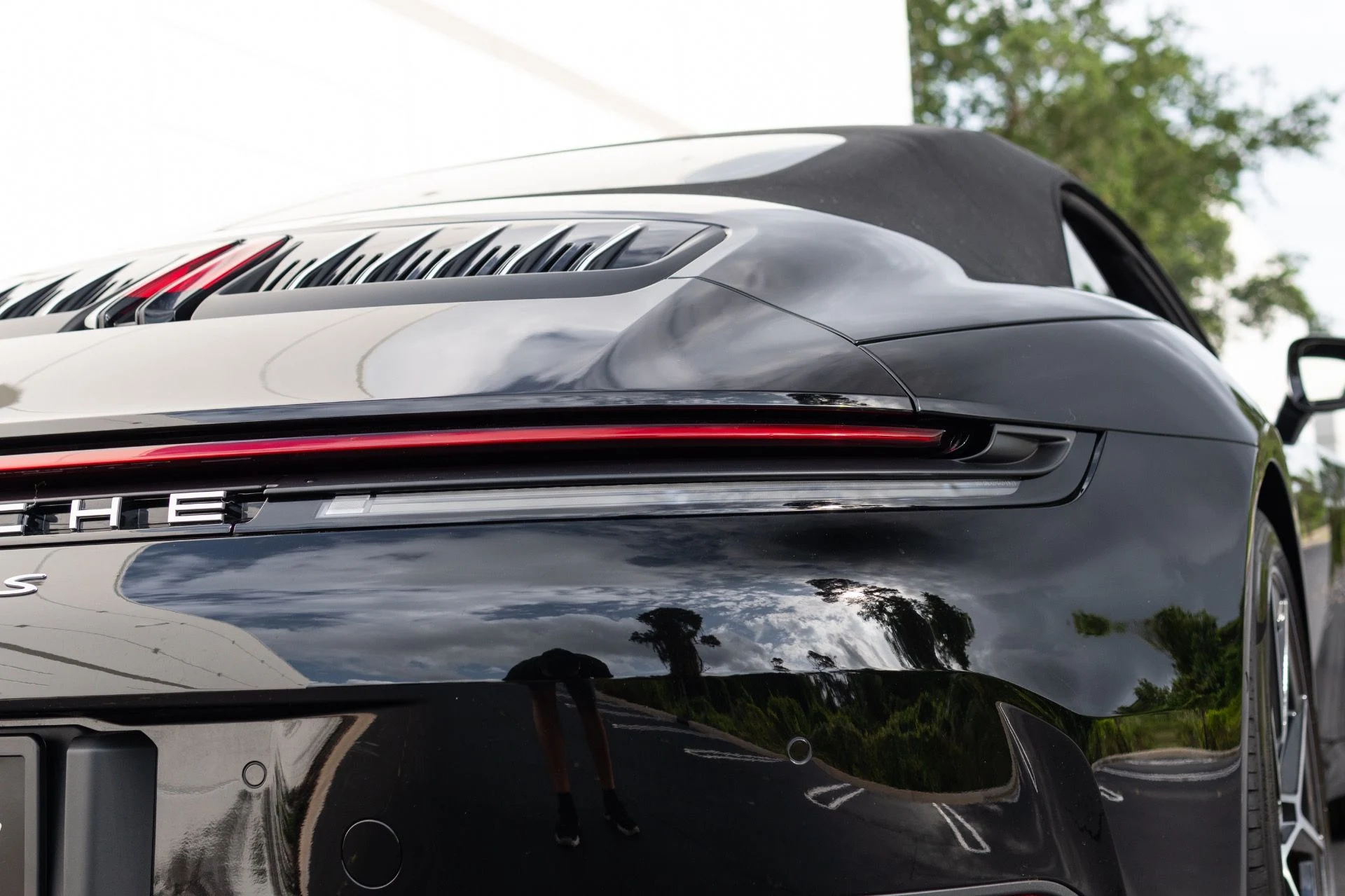 mph015_3857292218_Used_2026_Porsche_911_Carrera_4_S_1778085814_f12abe7e7b