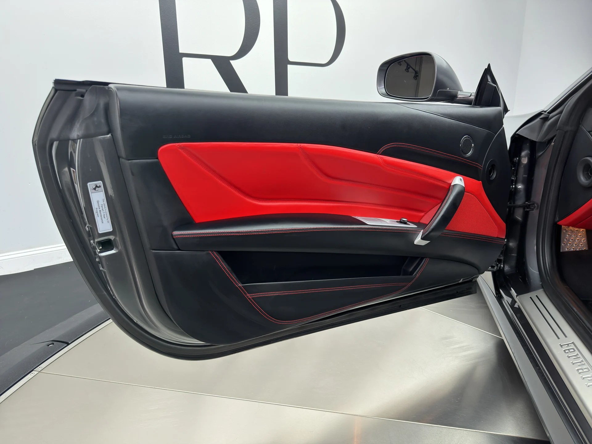 mph015_3861461722_RPQ_3836_interior_001_24326bd070