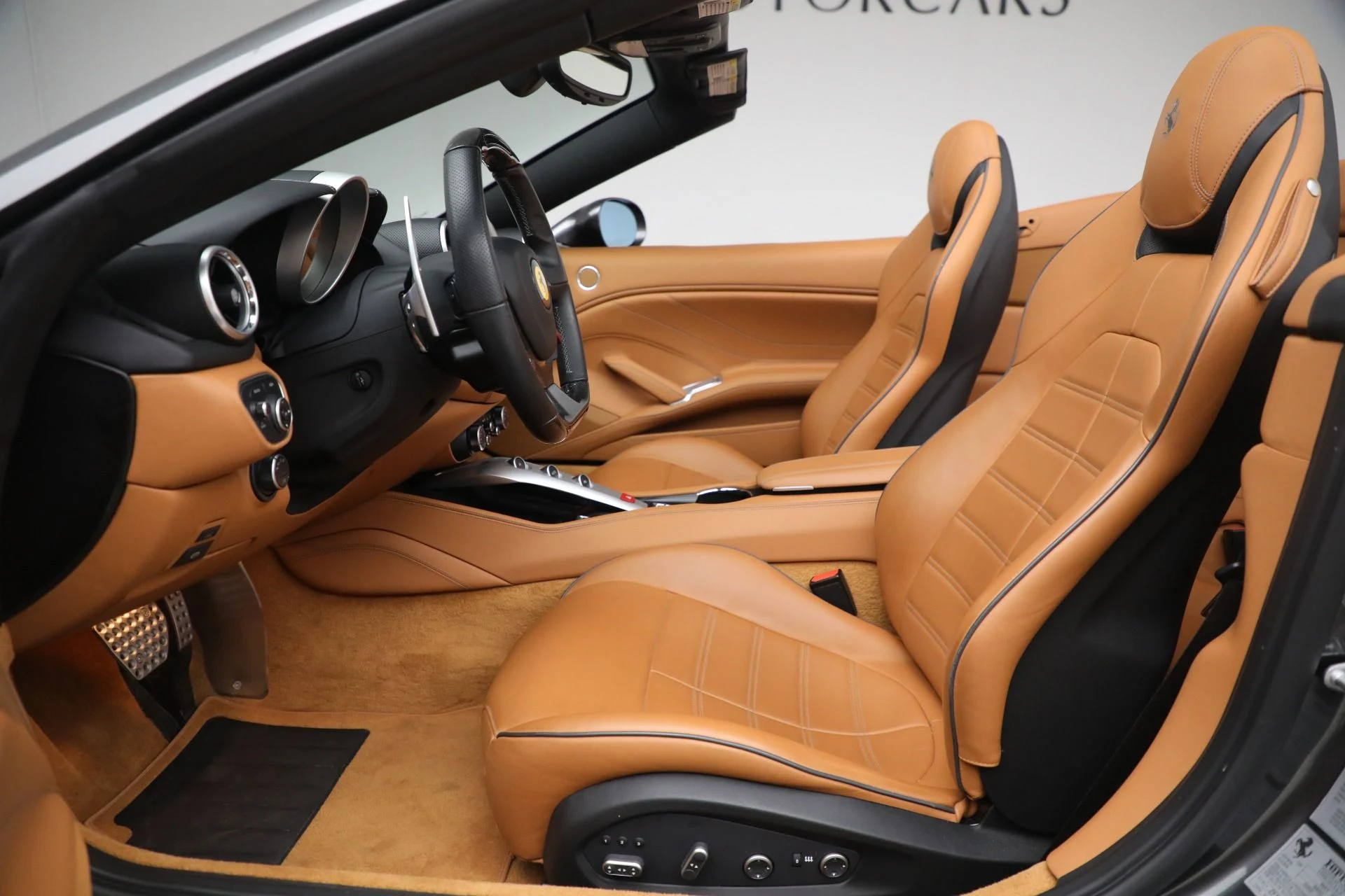 mph015_3861838150_Used_2017_Ferrari_California_T_1688060415_9423f643c8
