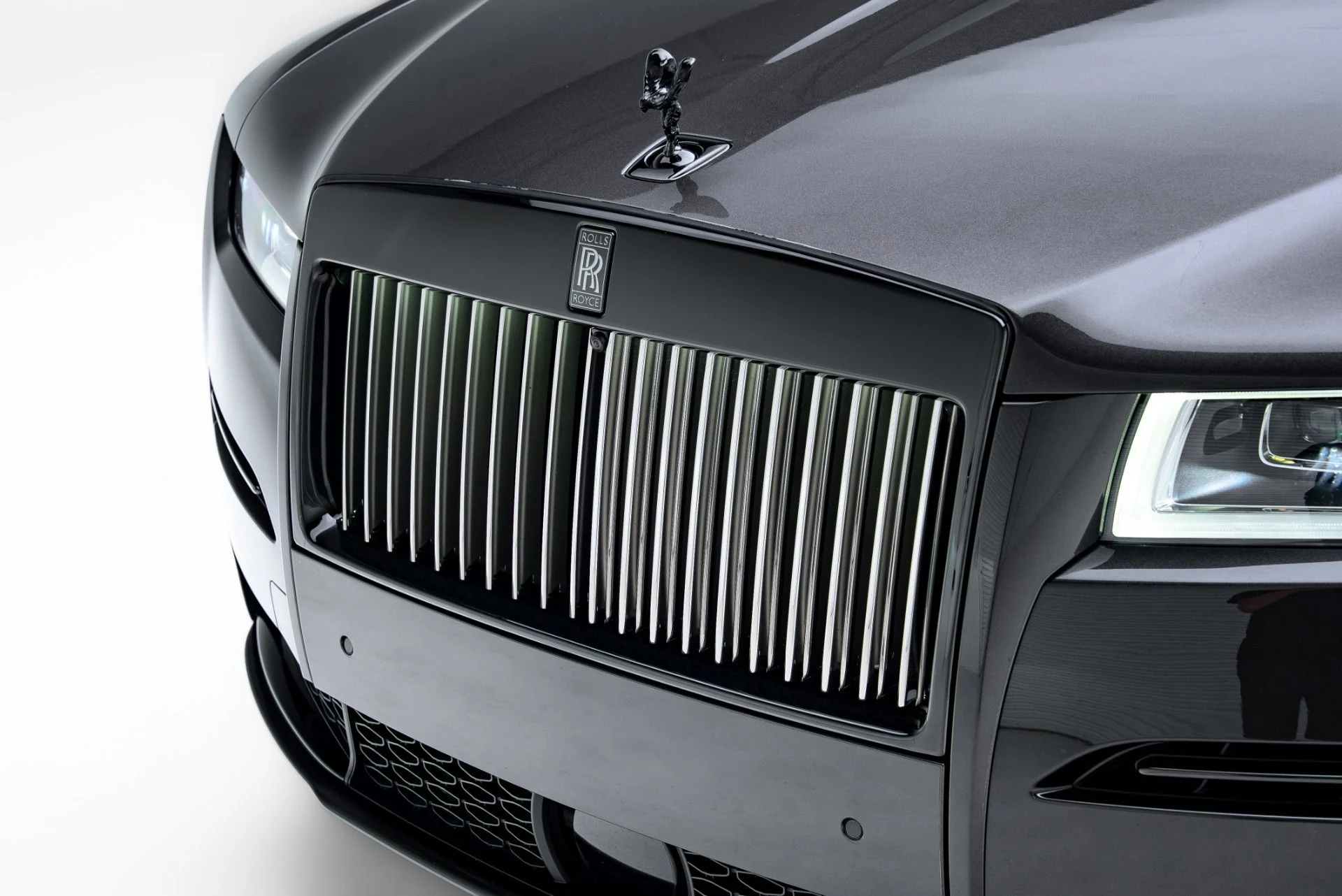 mph015_3862978352_Used_2023_Rolls_Royce_Black_Badge_Ghost_1776470002_595ca59ea8