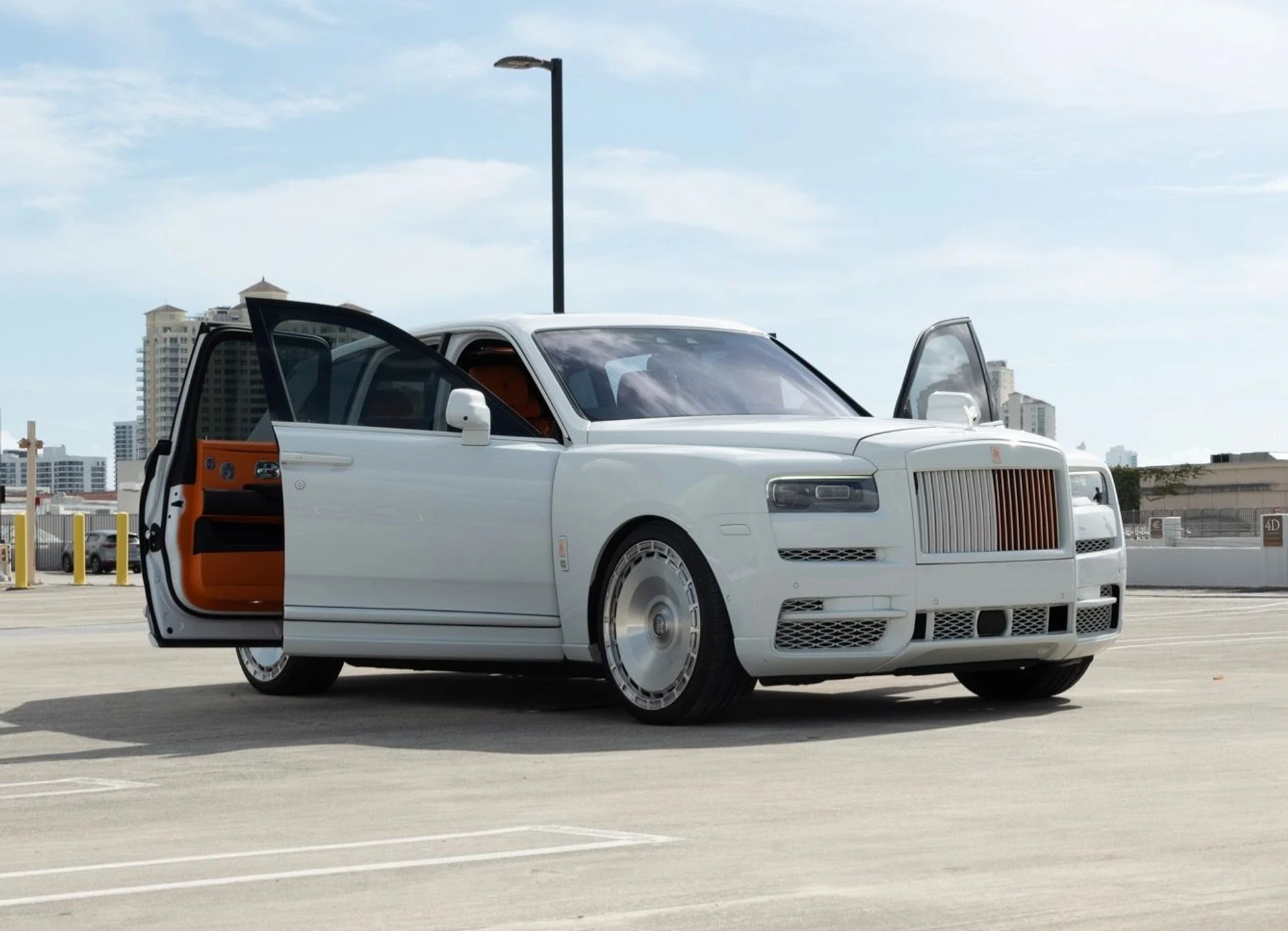 mph015_3865501528_Used_2020_Rolls_Royce_Cullinan_1764721010_86b171048c