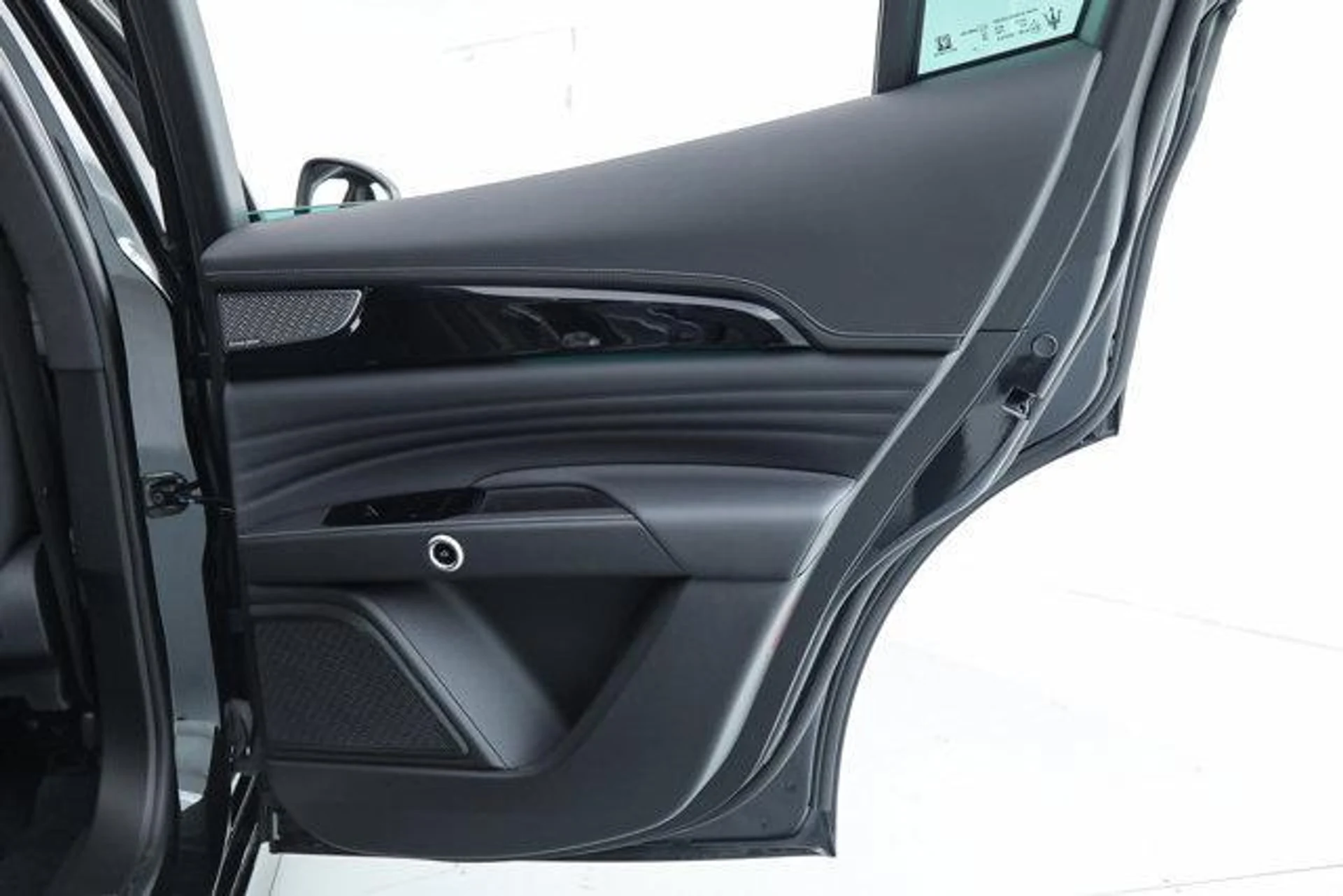 mph015_3867217038_R3_I5lu_Gc_Sf_J_Lw1p_Z4g_JI_078u_Uw_0926190b94