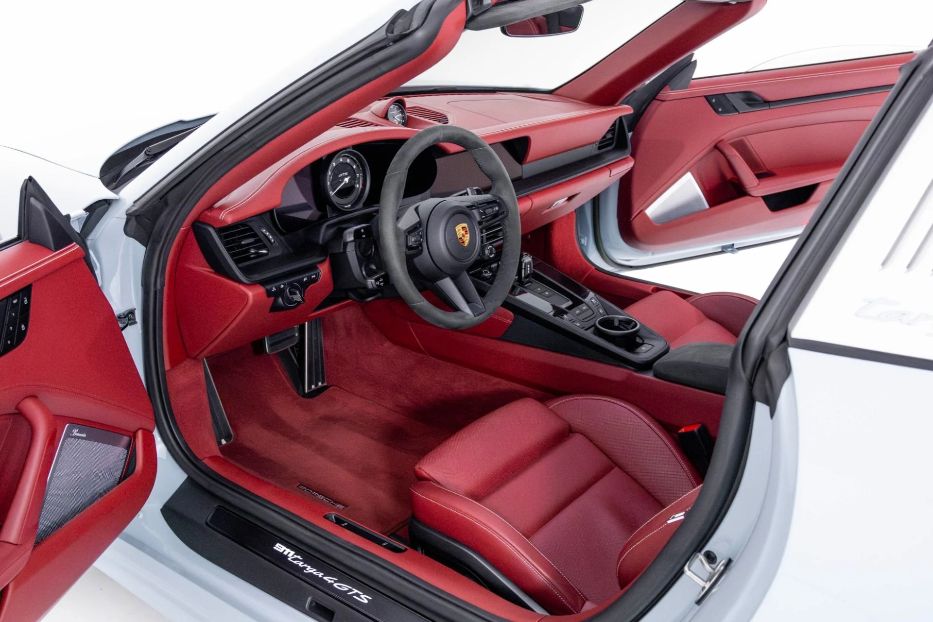 mph015_3871363281_Used_2023_Porsche_911_Targa_4_GTS_1762298425_caac111a79