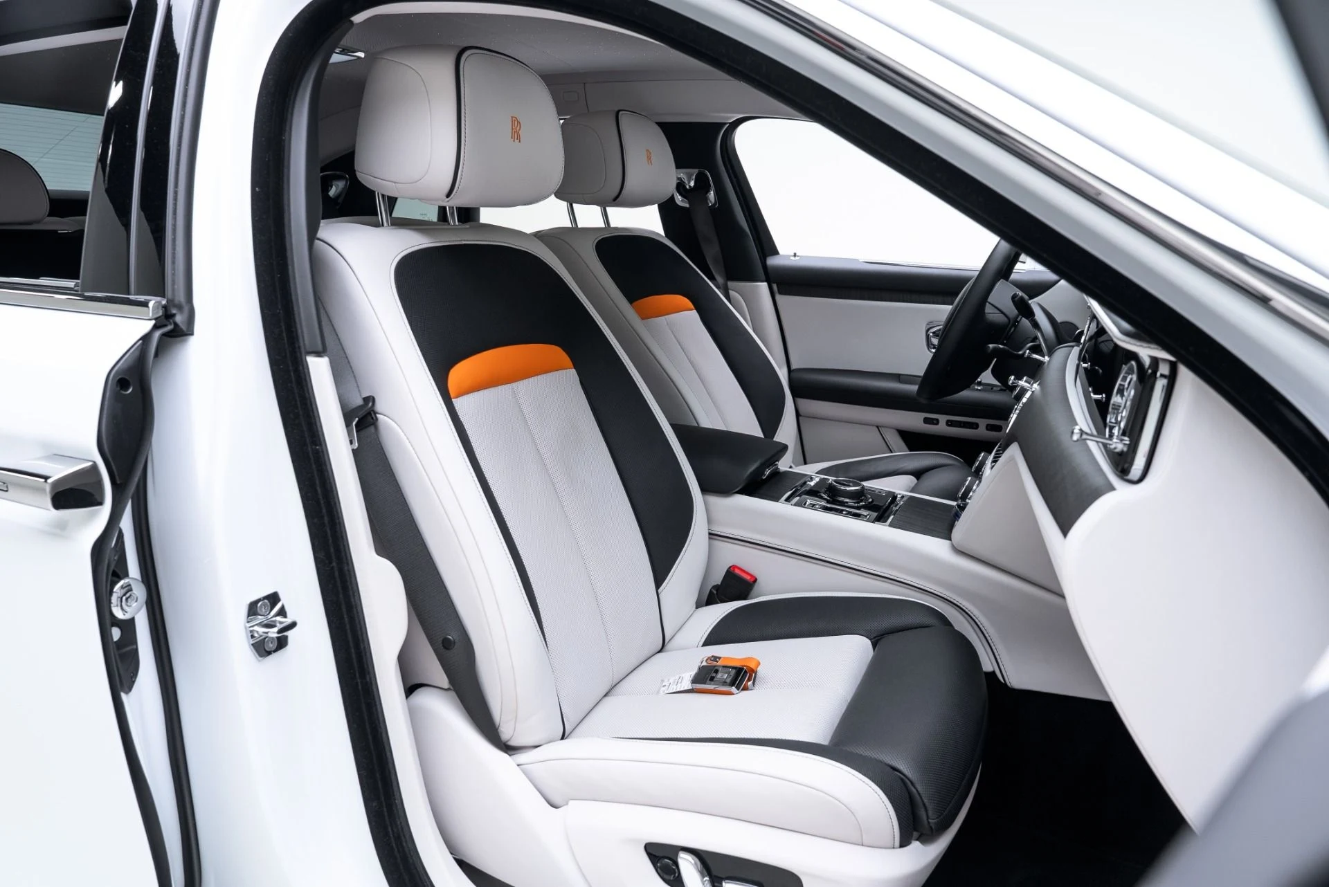 mph015_3875233463_Used_2022_Rolls_Royce_Ghost_1775153205_7d42eb1d4c