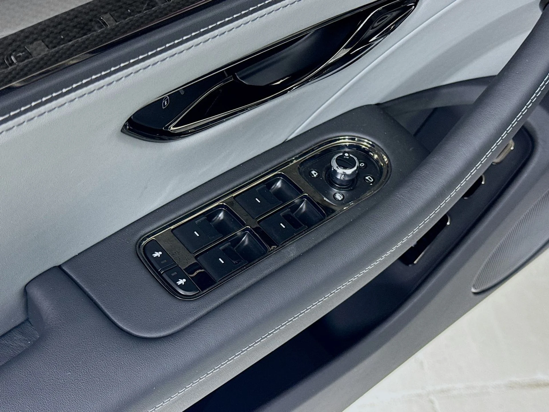 mph015_3887230262_7d25c996404a2440ea11f4e26ecebbf8x_c53e95f492