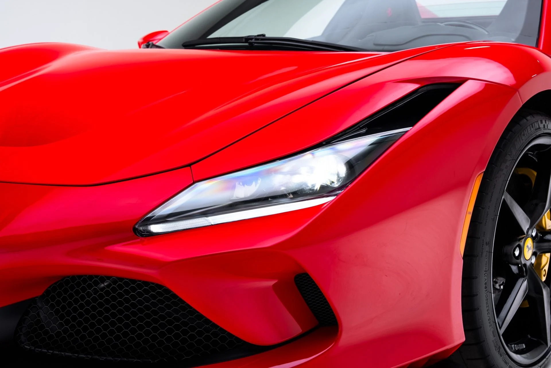 mph015_3887355656_Used_2022_Ferrari_F8_Spider_1772060446_1194aa715d