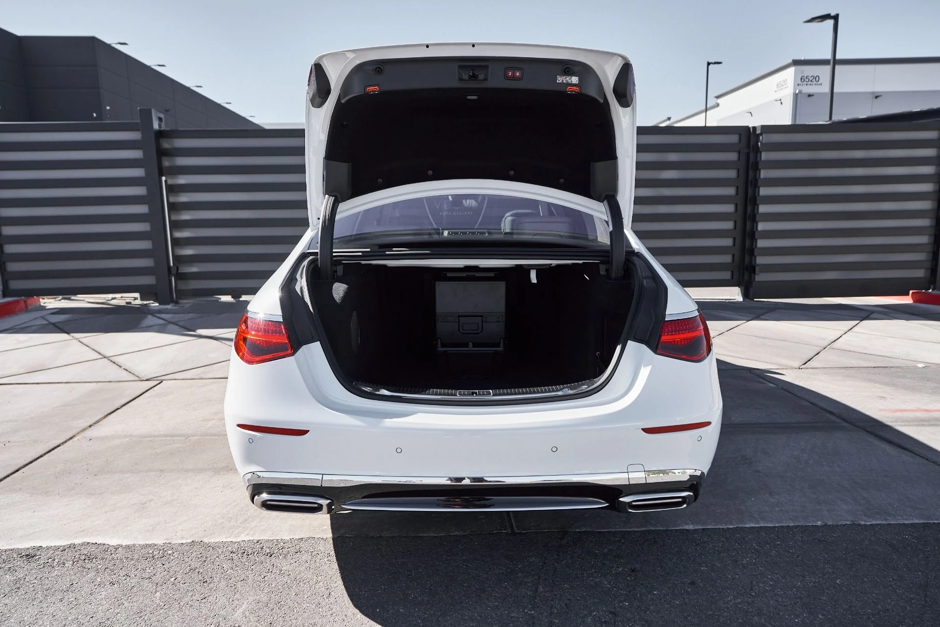 mph015_3889550864_Used_2025_Mercedes_Benz_S_Class_Maybach_S_680_1761611066_31e5182ec3