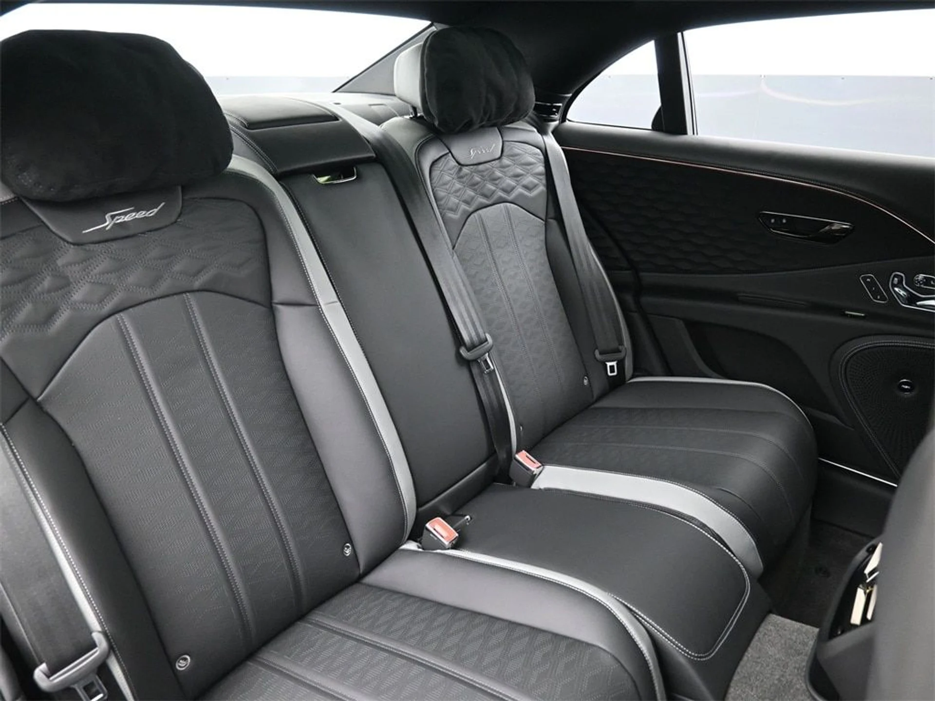 mph015_3891367483_104d8c3be7f49b1757c4a1fd40d4be5ex_82df728f54