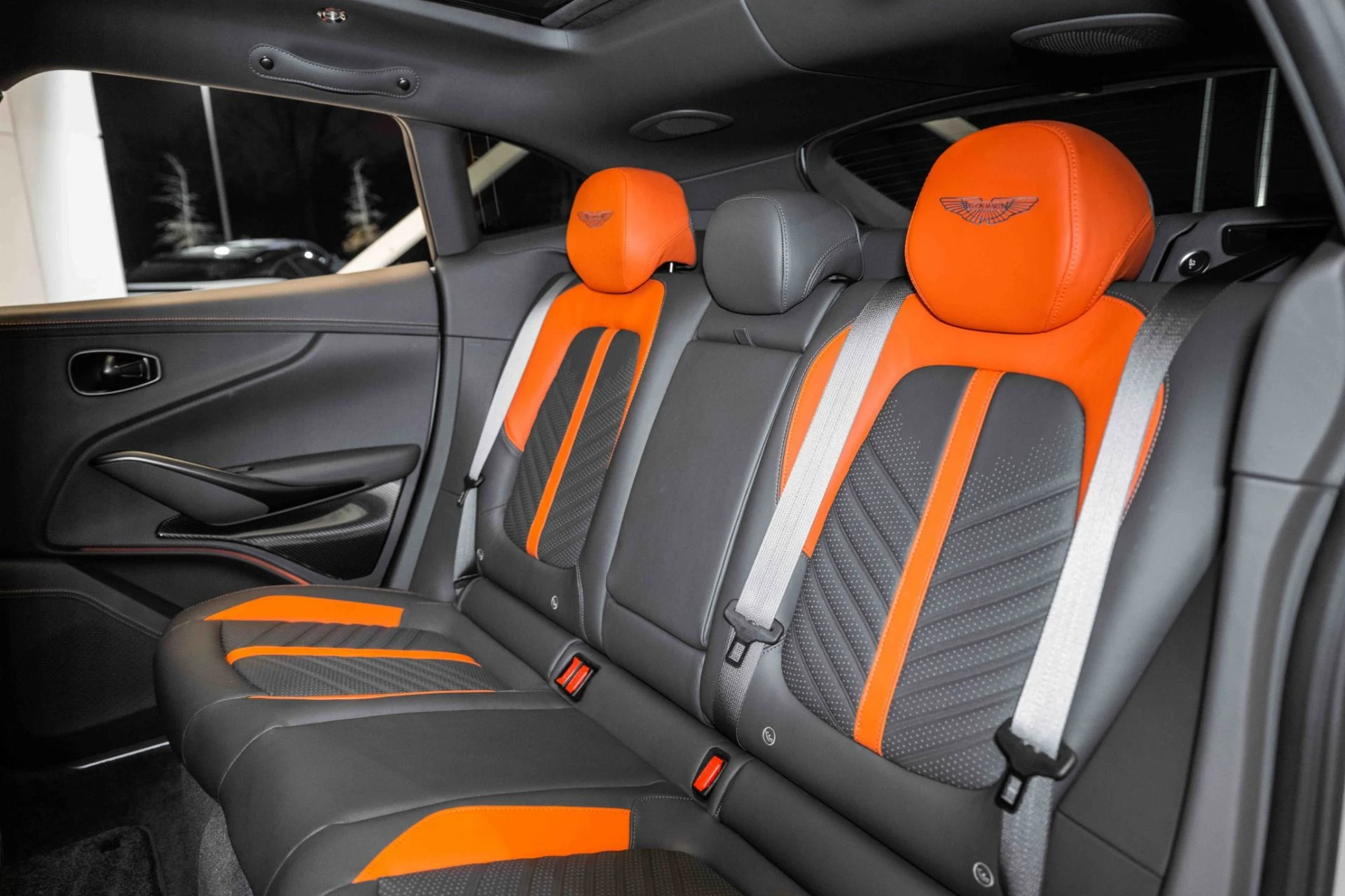 mph015_3898711627_Used_2024_Aston_Martin_DBX_707_1701892795_9eb460eeb4