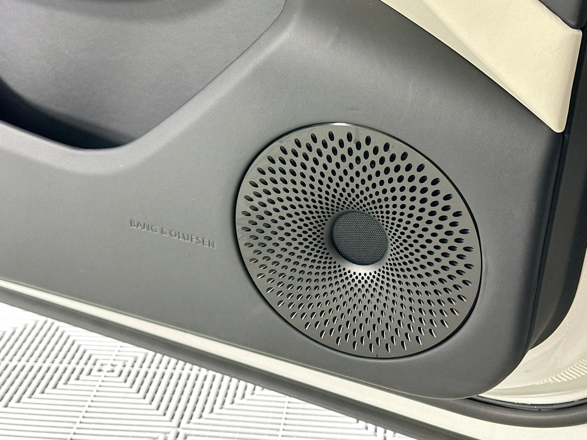 mph015_3905480307_16_cb81f994a1