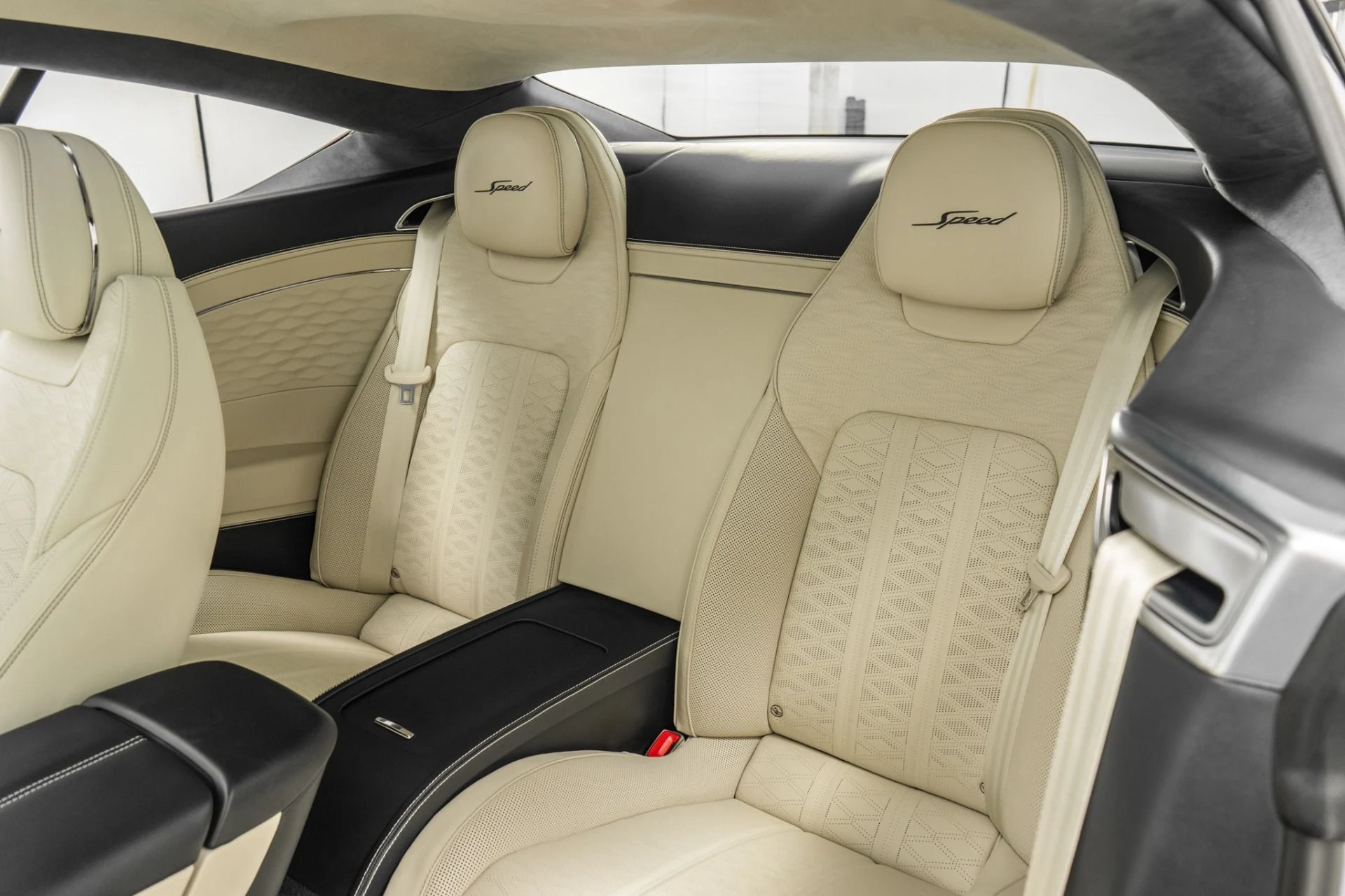 mph015_3914545088_Used_2025_Bentley_Continental_GT_Speed_Touring_Specification_Front_Seat_Comfort_Specification_1782936260_b1afd047de