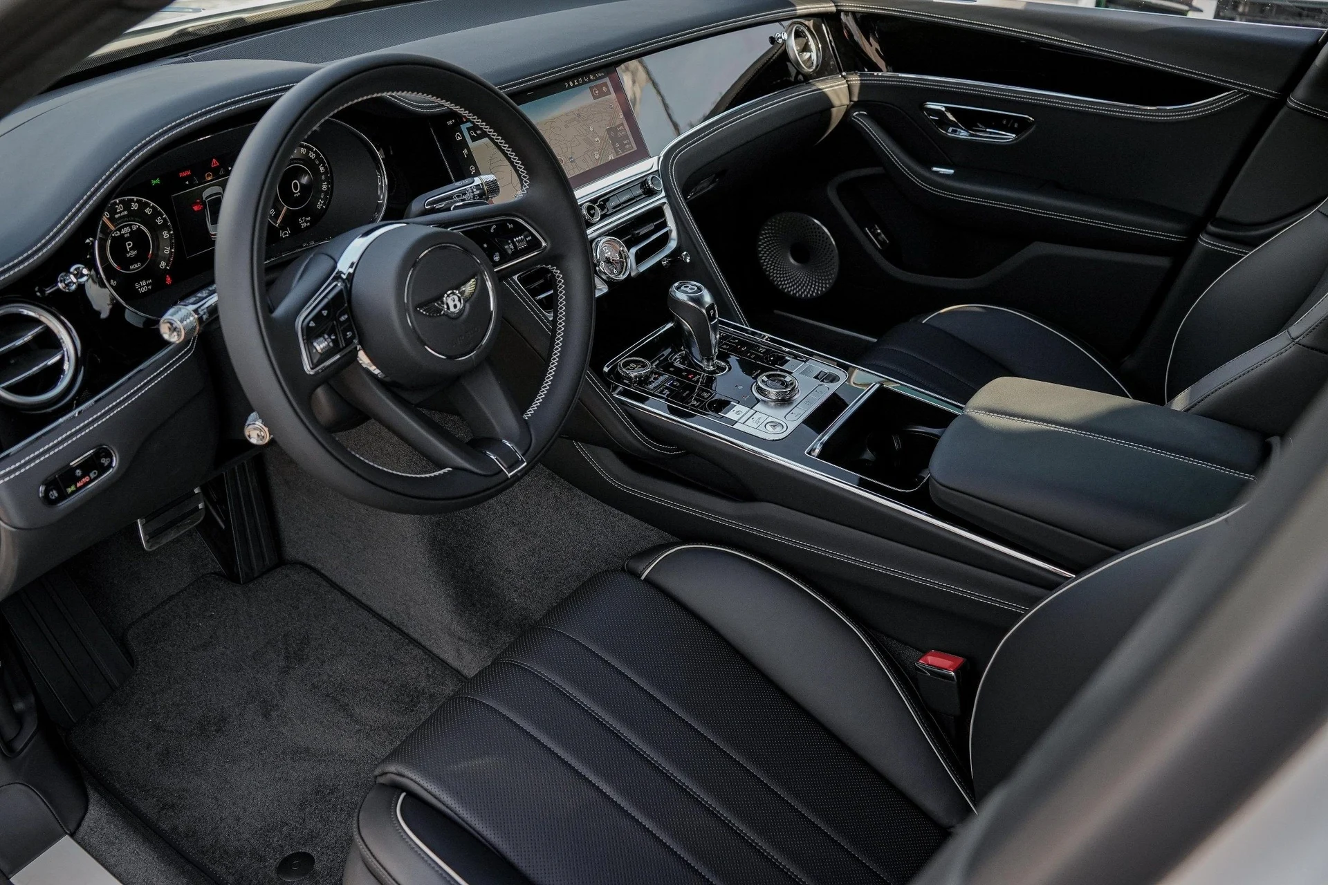 mph015_3925678960_Hi_Tech_Luxury_Imports_LLC_SCBBP_6_ZG_7_TC_024549_image_15_645dabf5a2