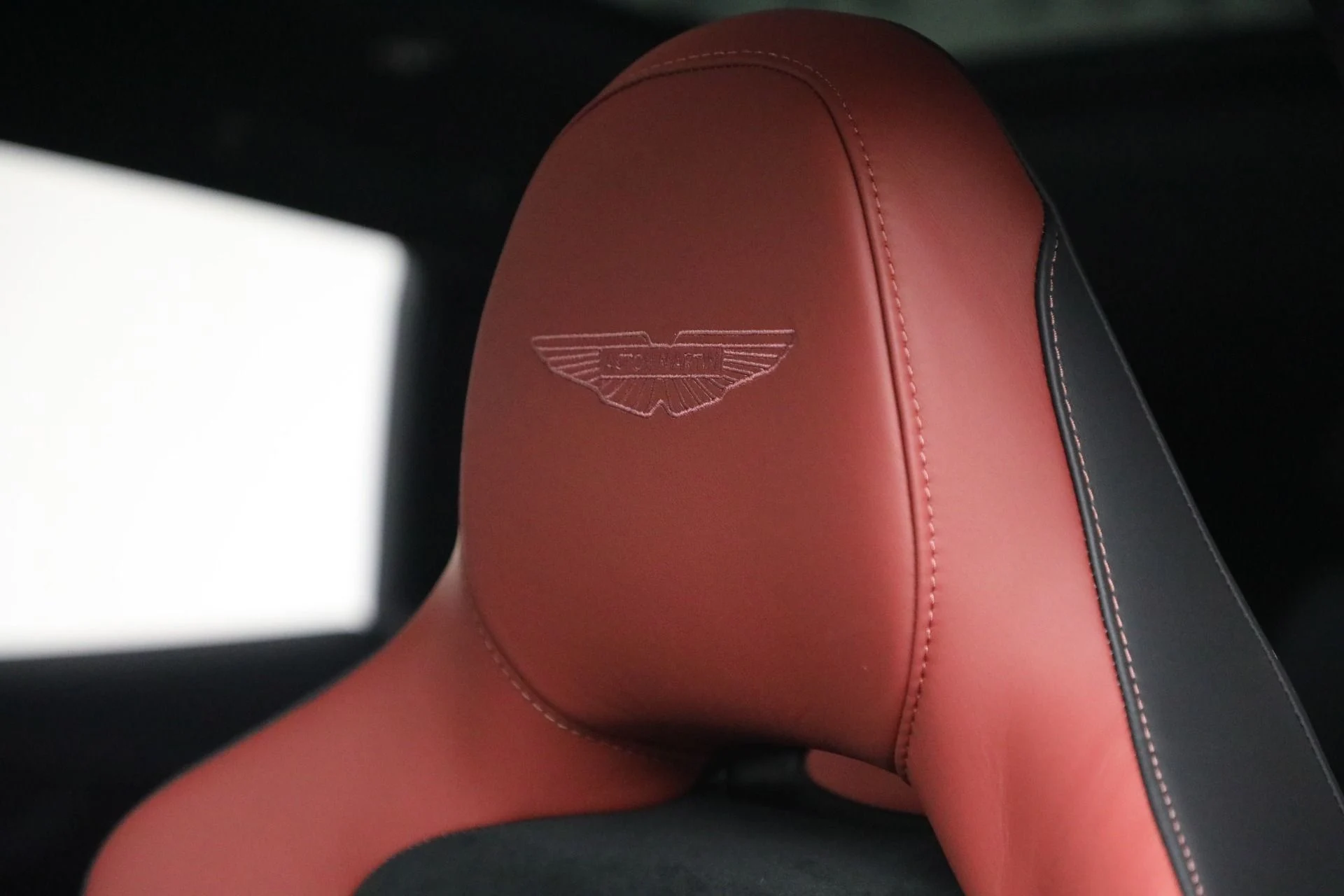 mph015_3925953273_New_2025_Aston_Martin_DBX_707_707_505bb86e3f
