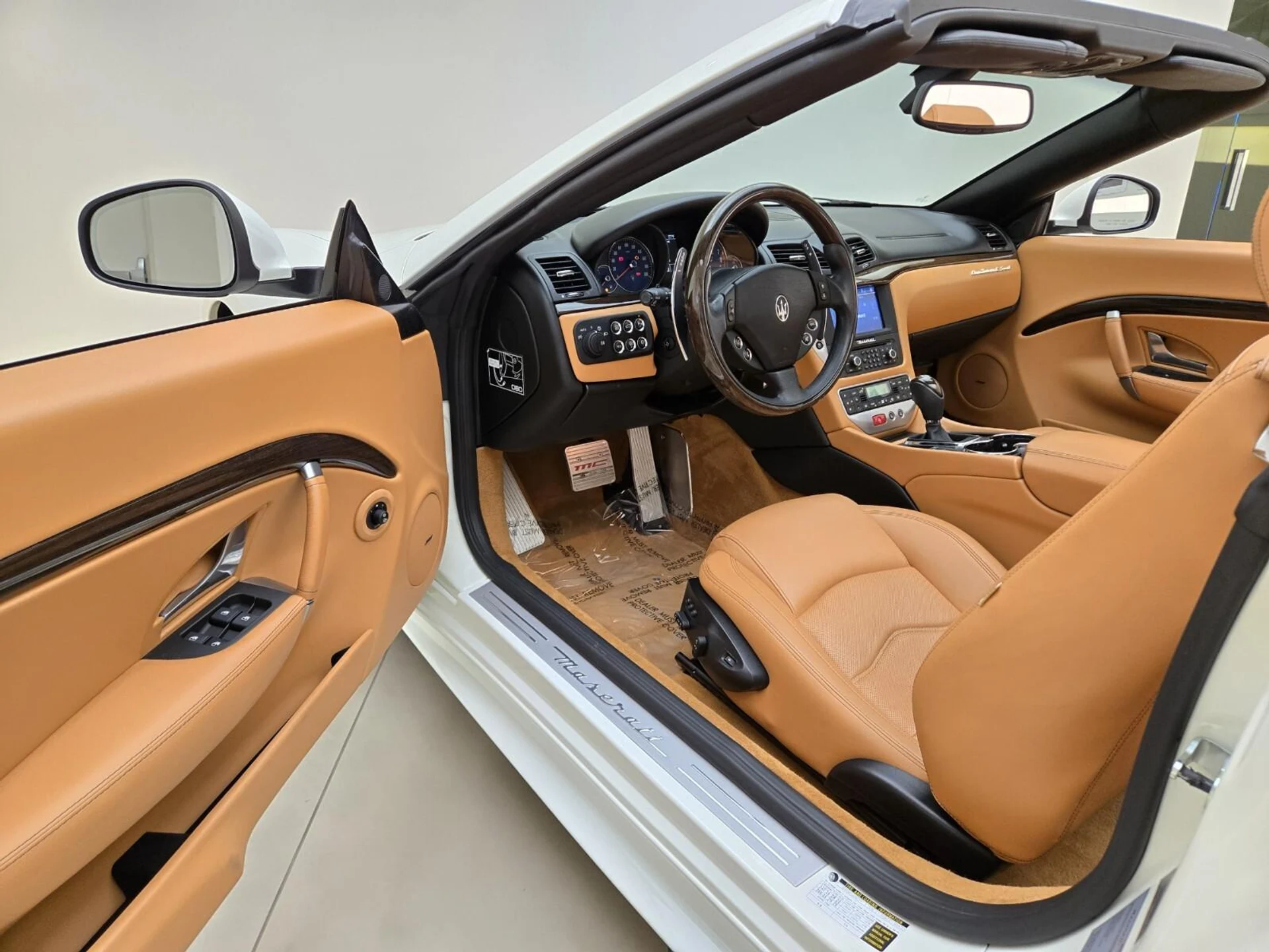 mph015_3931076339_Used_2013_Maserati_Gran_Turismo_Sport_1762328741_961879b82c