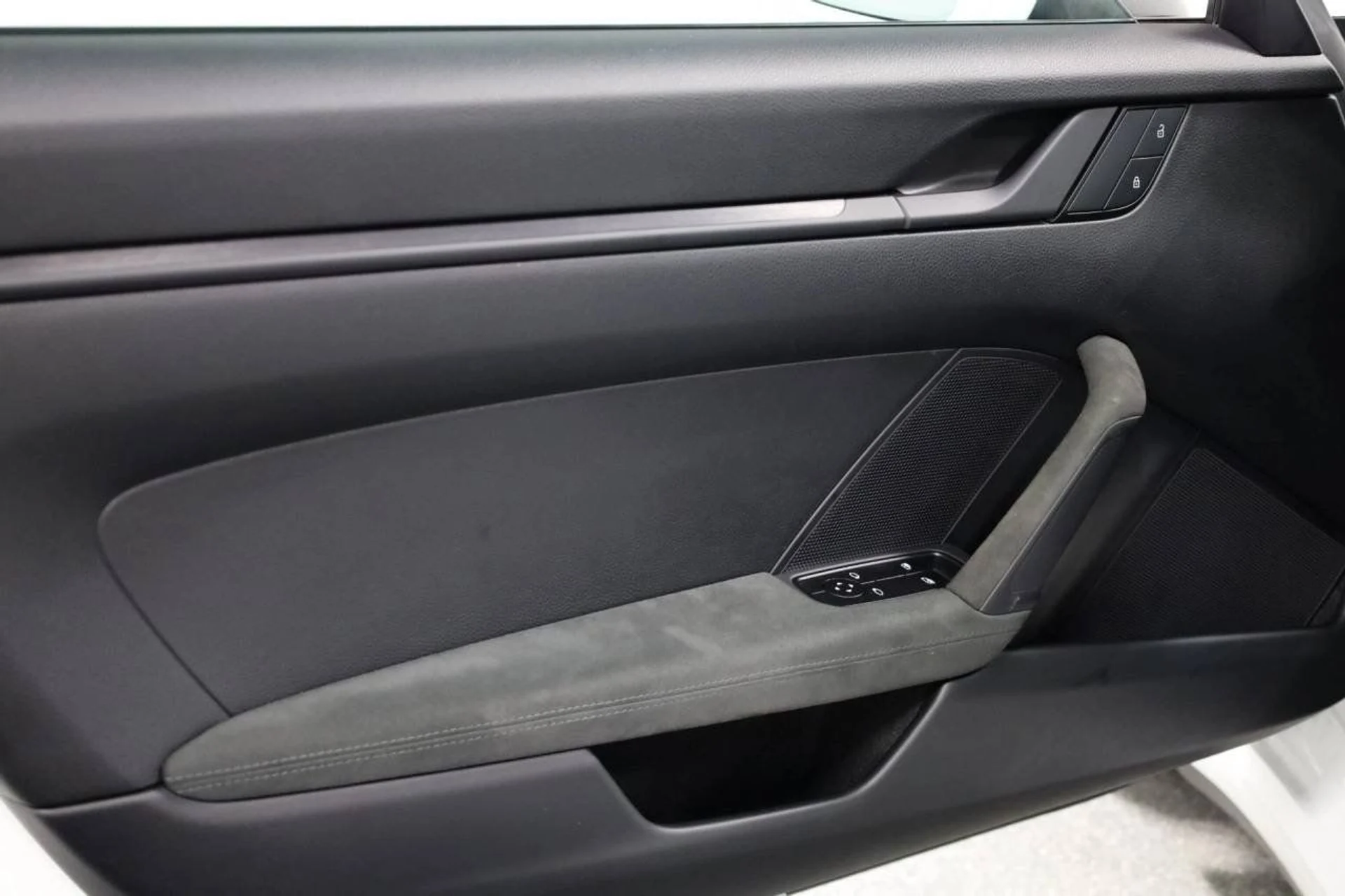 mph015_393335765_0e6b186cf2434bb4f6a455f5c285a5b5_2fe2665d1f