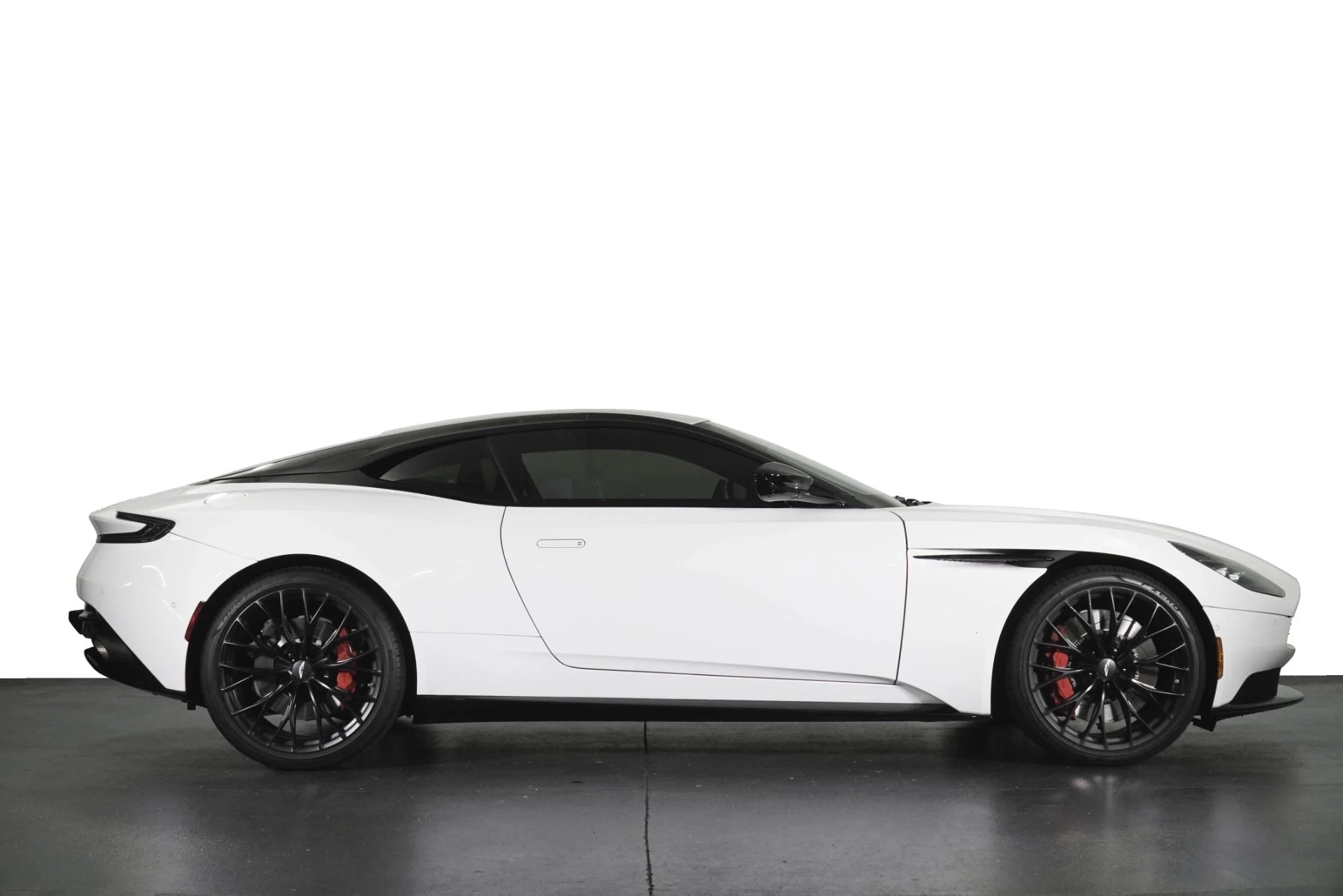 mph015_3933460818_Used_2023_Aston_Martin_DB_11_V8_1785747410_aab2a04ef0
