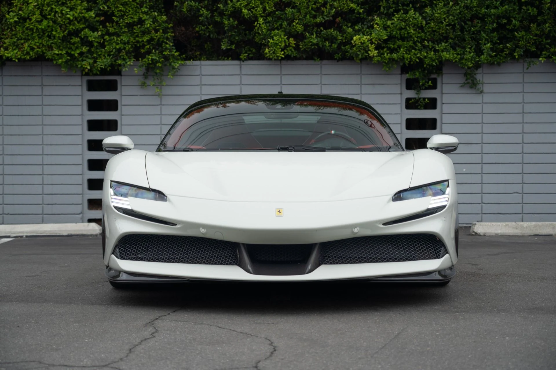 mph015_3935804543_Used_2022_Ferrari_SF_90_Stradale_1759959482_31387d5340