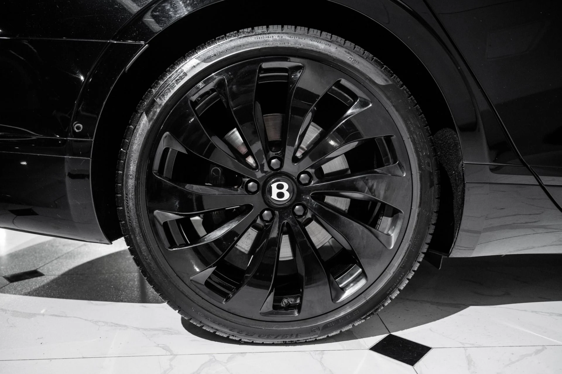 mph015_3943028186_Used_2022_Bentley_Flying_Spur_V8_1761057059_00af8f5307