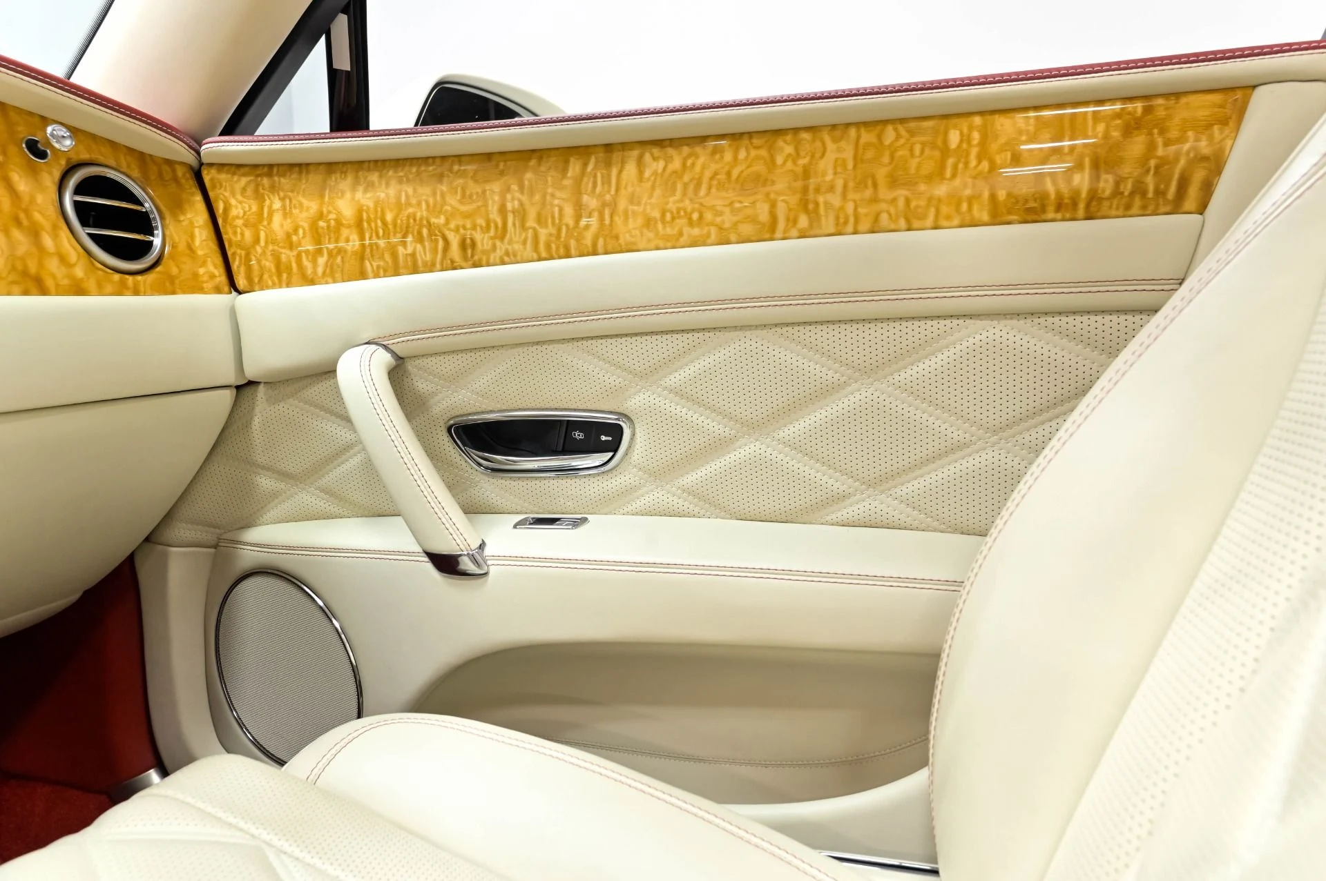 mph015_3946653994_Used_2016_Bentley_Flying_Spur_W12_1779838751_7099814c97