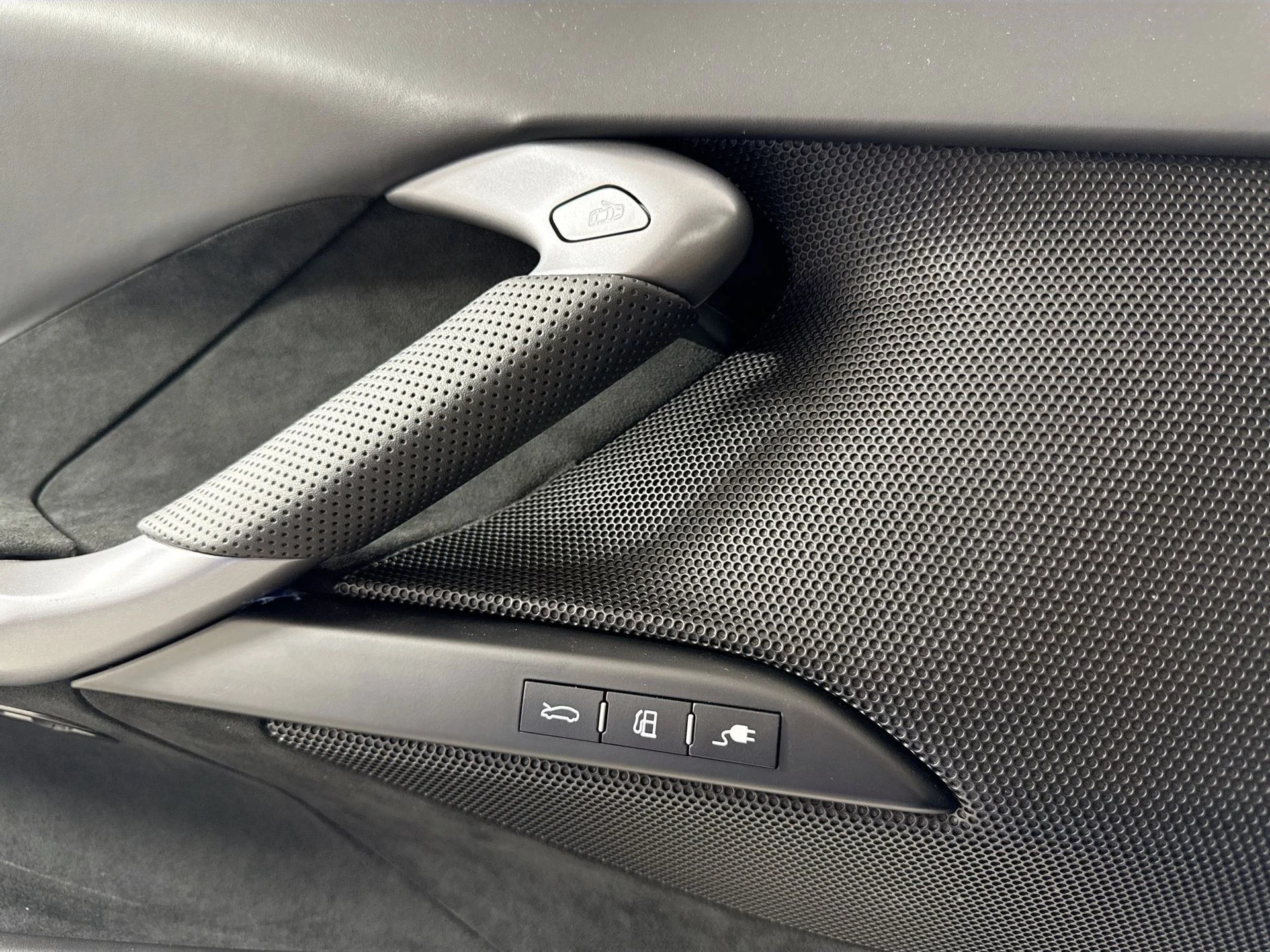 mph015_394991705_21740f856b42716a7c19f8414aafbb33_86369802bc