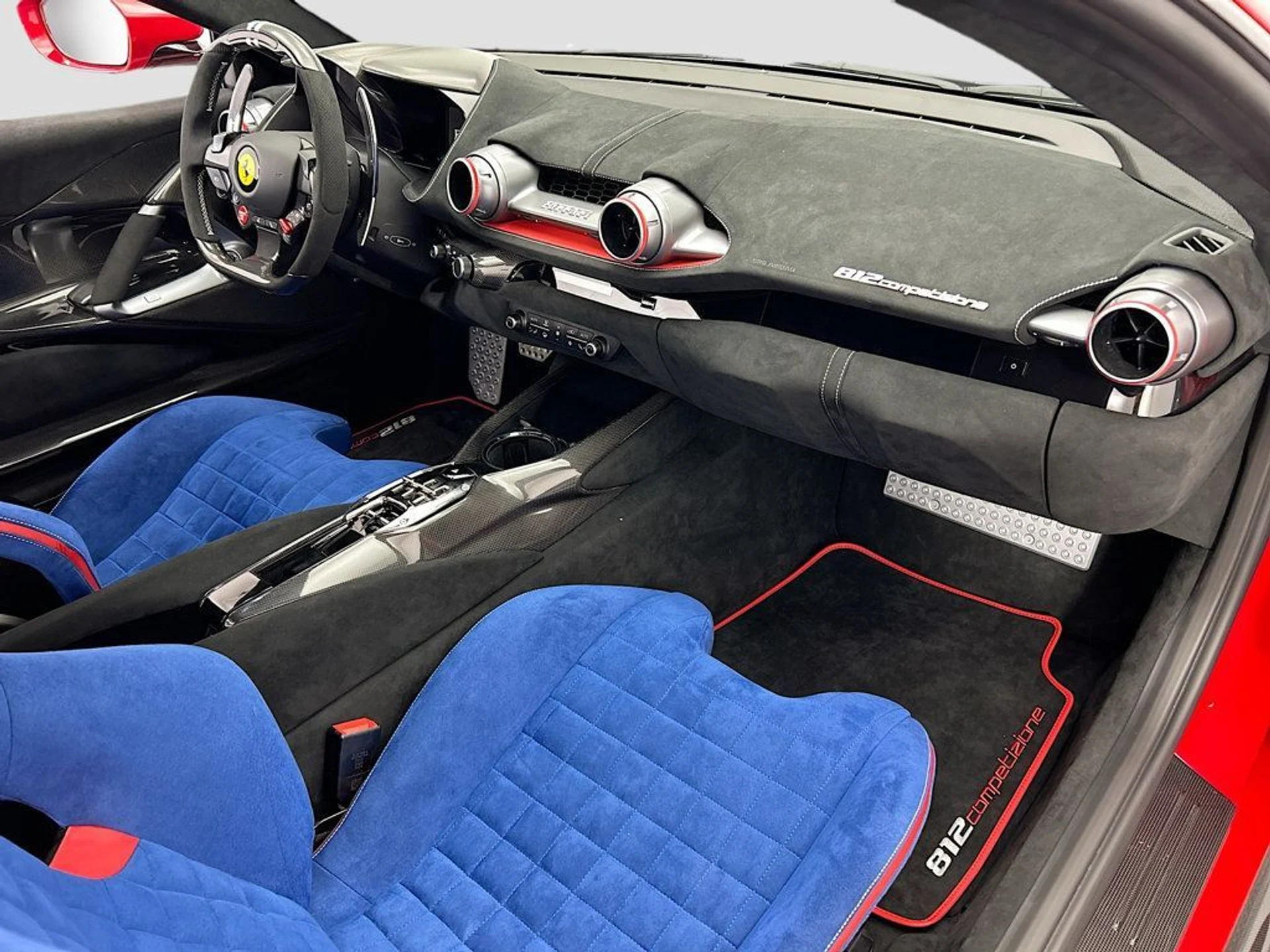 mph015_3955629202_used_2024_ferrari_812_competizione_consignmentcar_8119_22991795_16_1024_f530d526a7