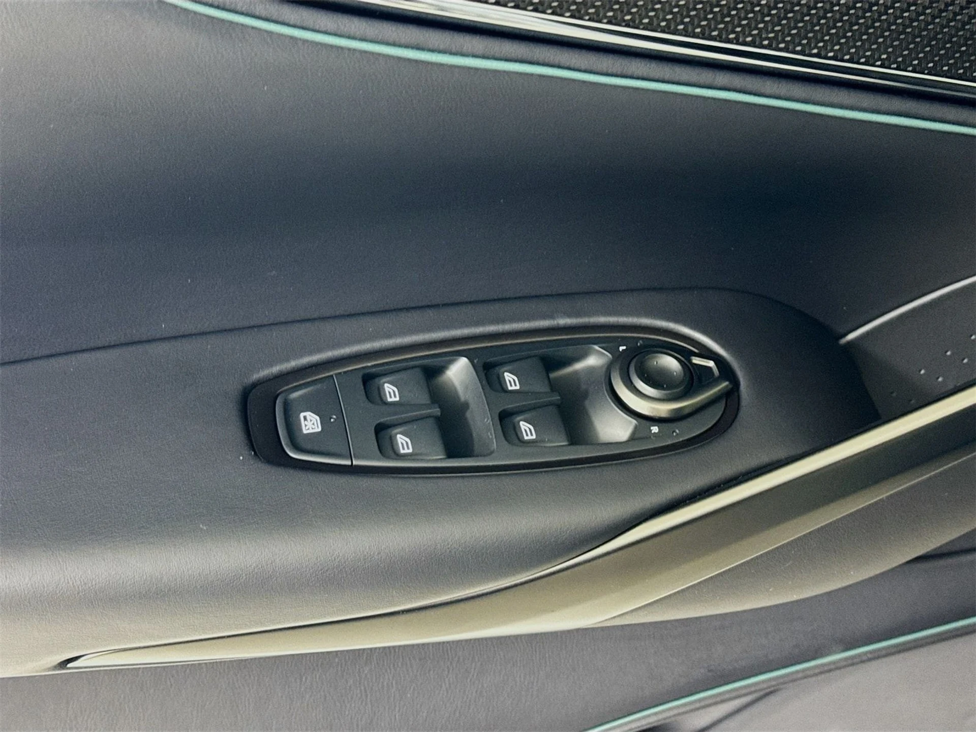 mph015_3959999962_02bac1a362a378986551d6d8ef2bf3afx_0118645e50