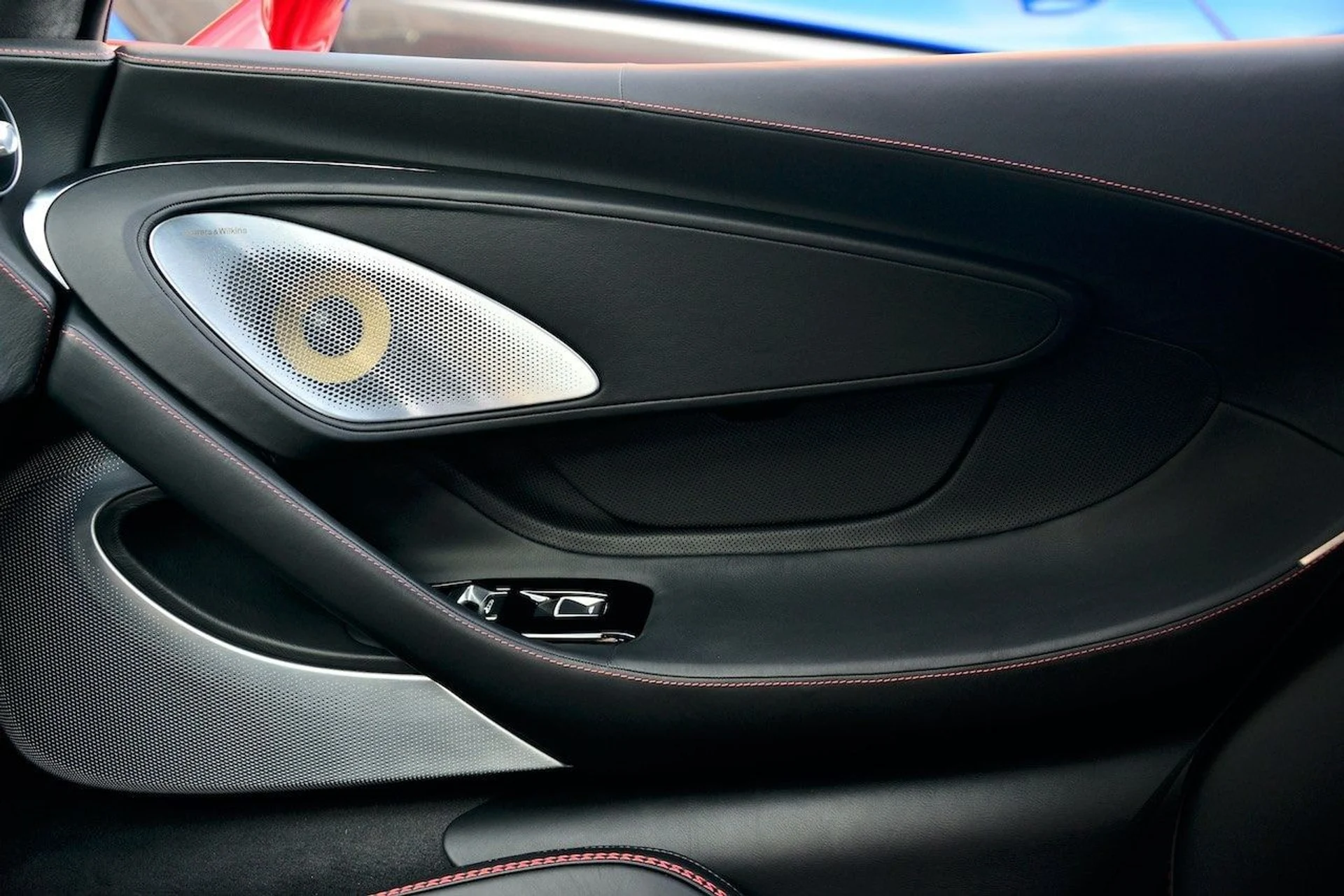 mph015_3962654192_4d22b139439136b29c17f598e445c485x_a18dd79115