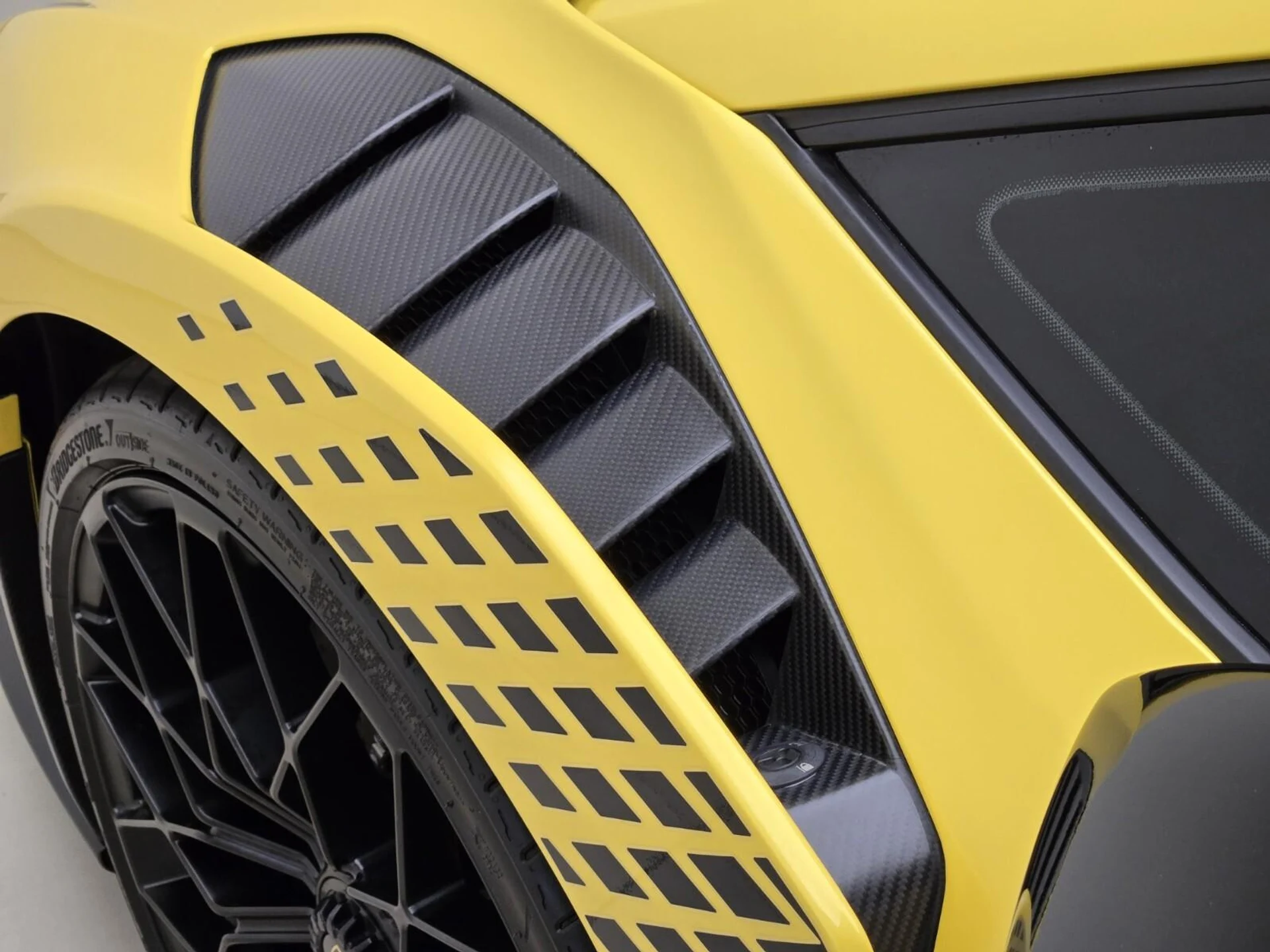 mph015_3966749855_Used_2022_Lamborghini_Huracan_STO_1755758926_4219bc335c