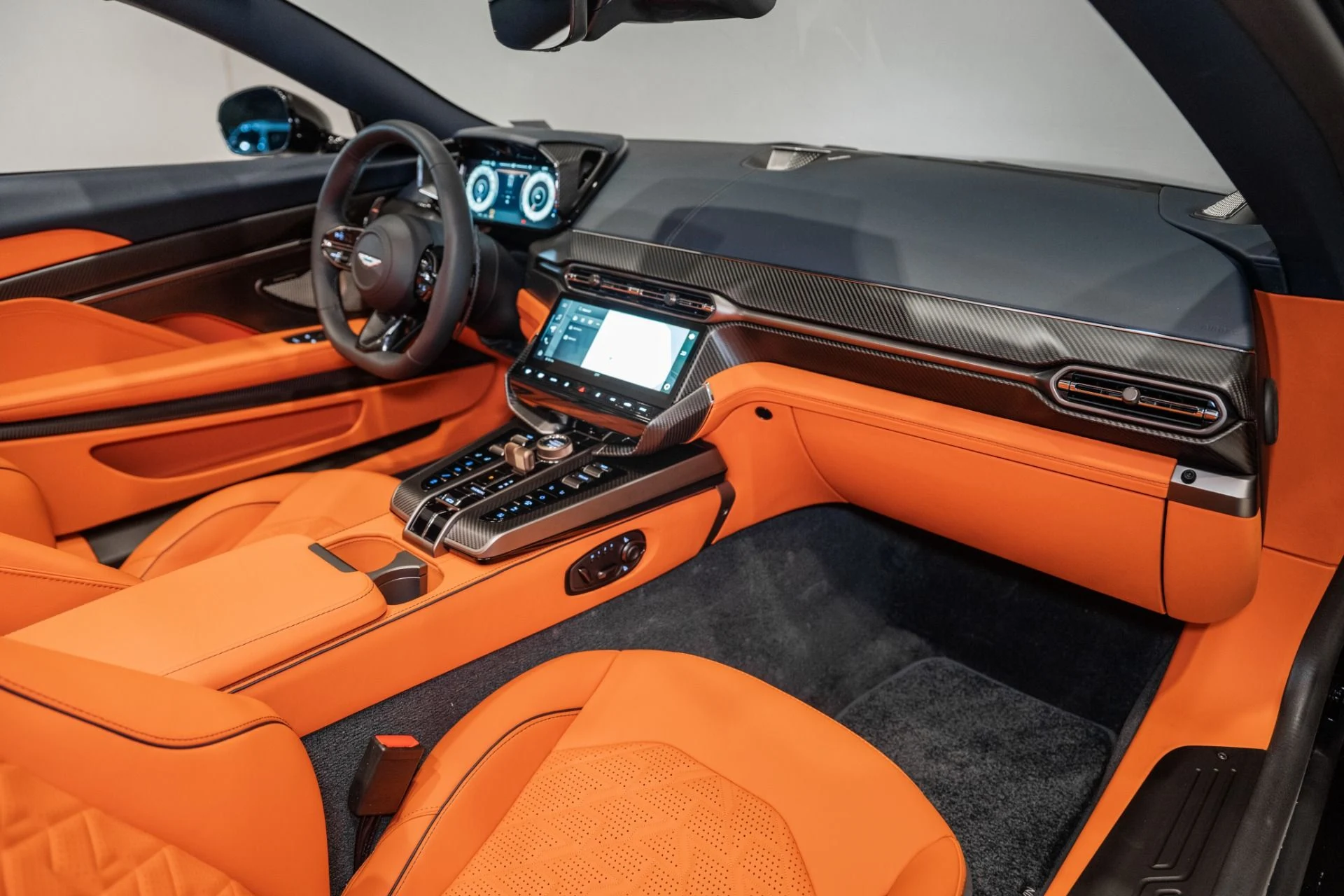 mph015_3968889140_New_2026_Aston_Martin_Vanquish_Volante_Thrillseeker_Edition_1_of_3_1768066424_a0ff671061