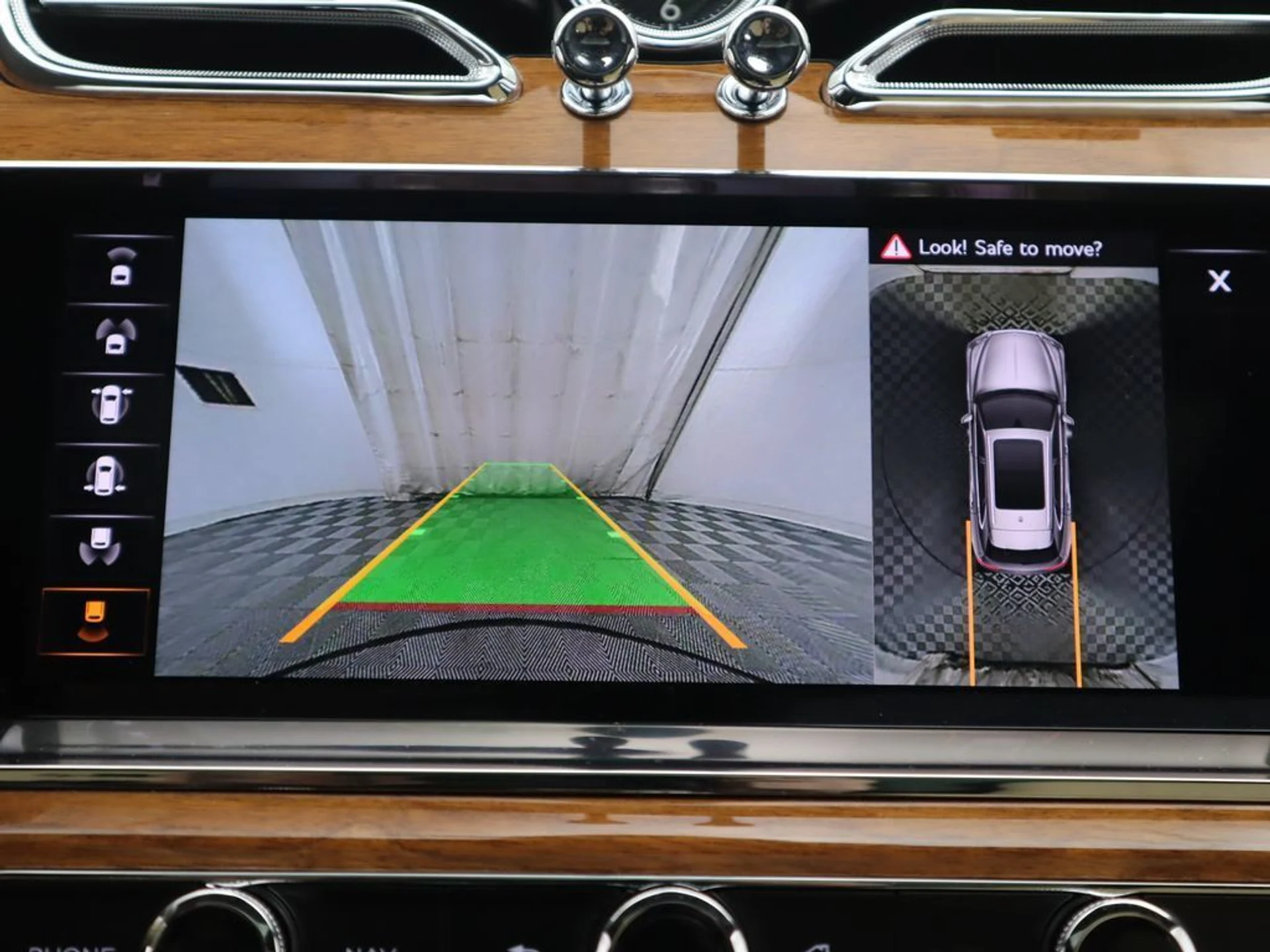 mph015_3972158971_used_2023_bentley_bentayga_v8awd_8119_22972993_16_1024_19d3fe39fb