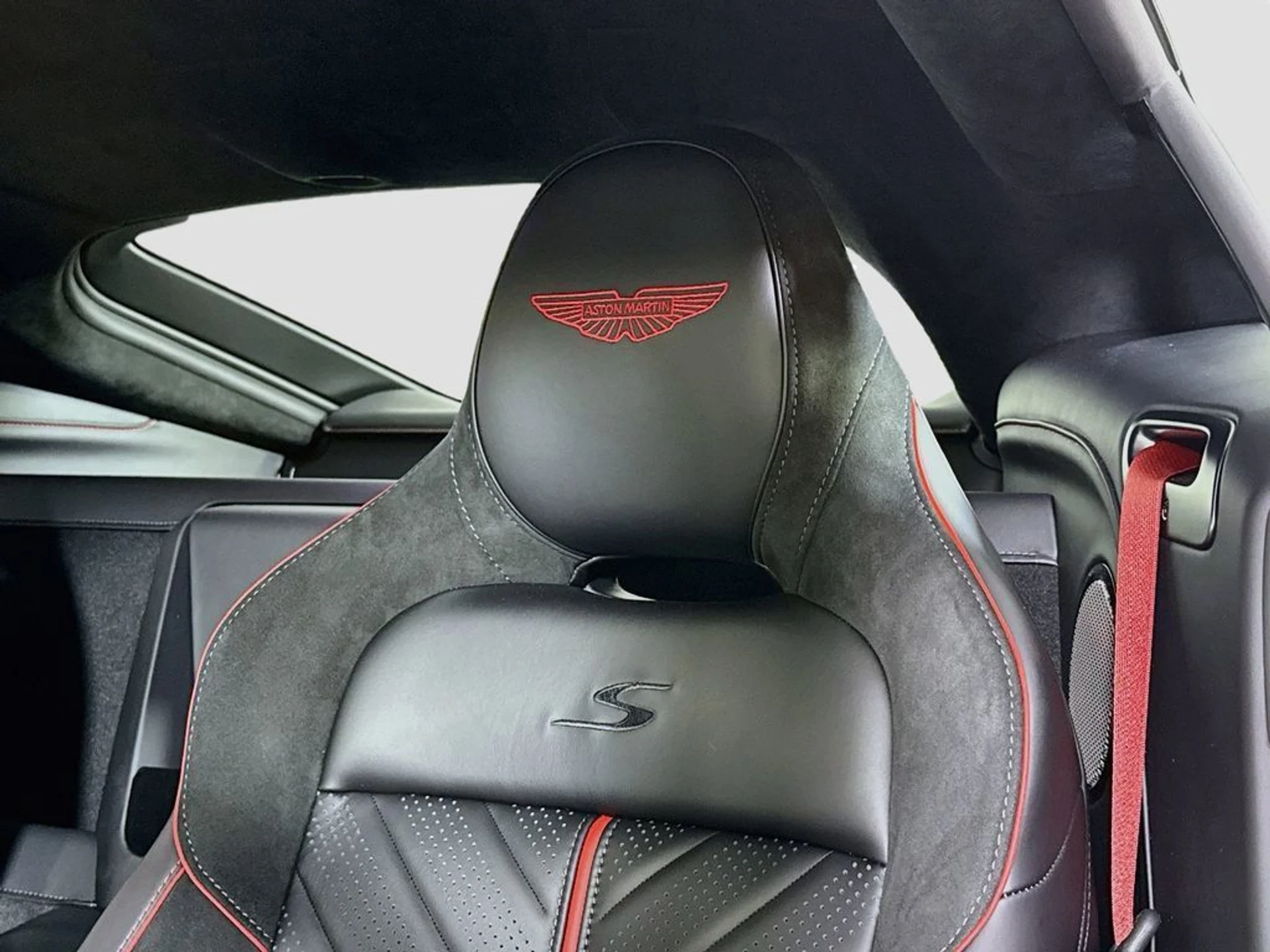 mph015_3974556551_new_2026_aston_martin_vantage_scoupe_11350_23059233_16_1024_e9b6a5190d