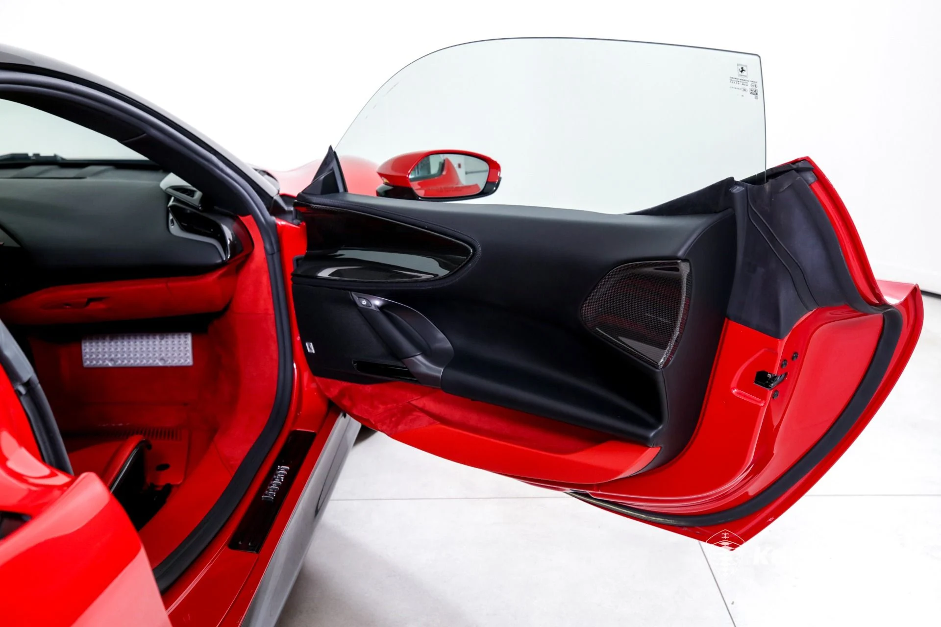 mph015_3986239088_Used_2021_Ferrari_SF_90_Stradale_1745601463_28f805b73d