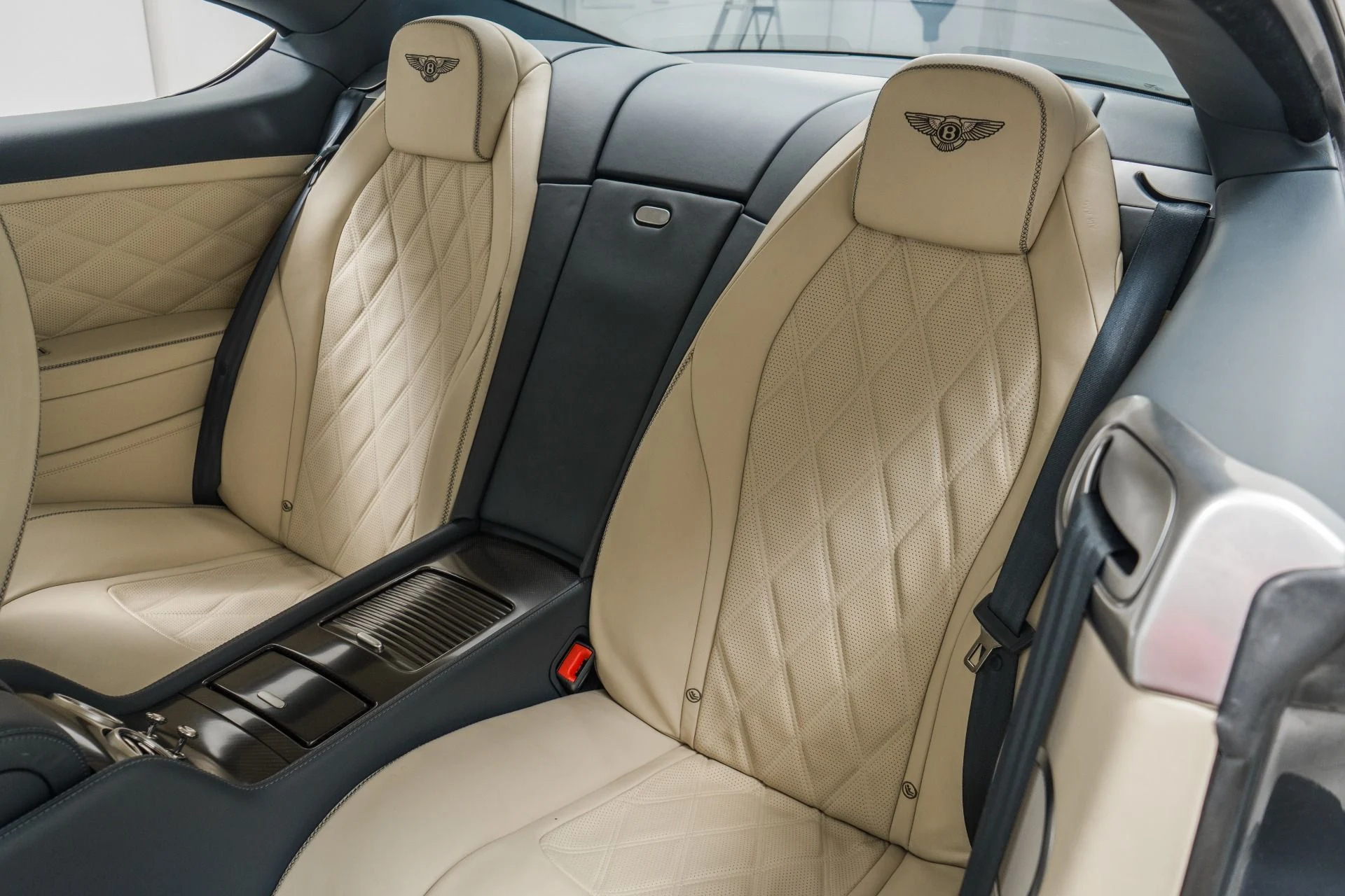 mph015_3986403355_Used_2013_Bentley_Continental_GT_Speed_Carbon_Fiber_Veneers_Beautiful_Color_Combination_1768424595_7d984f16b1