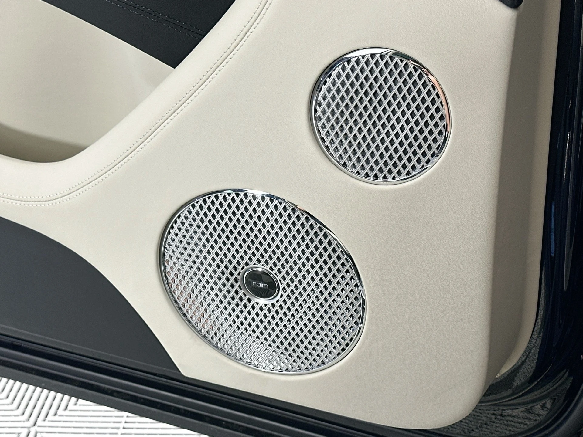 mph015_3988242628_16_0ba281c94e