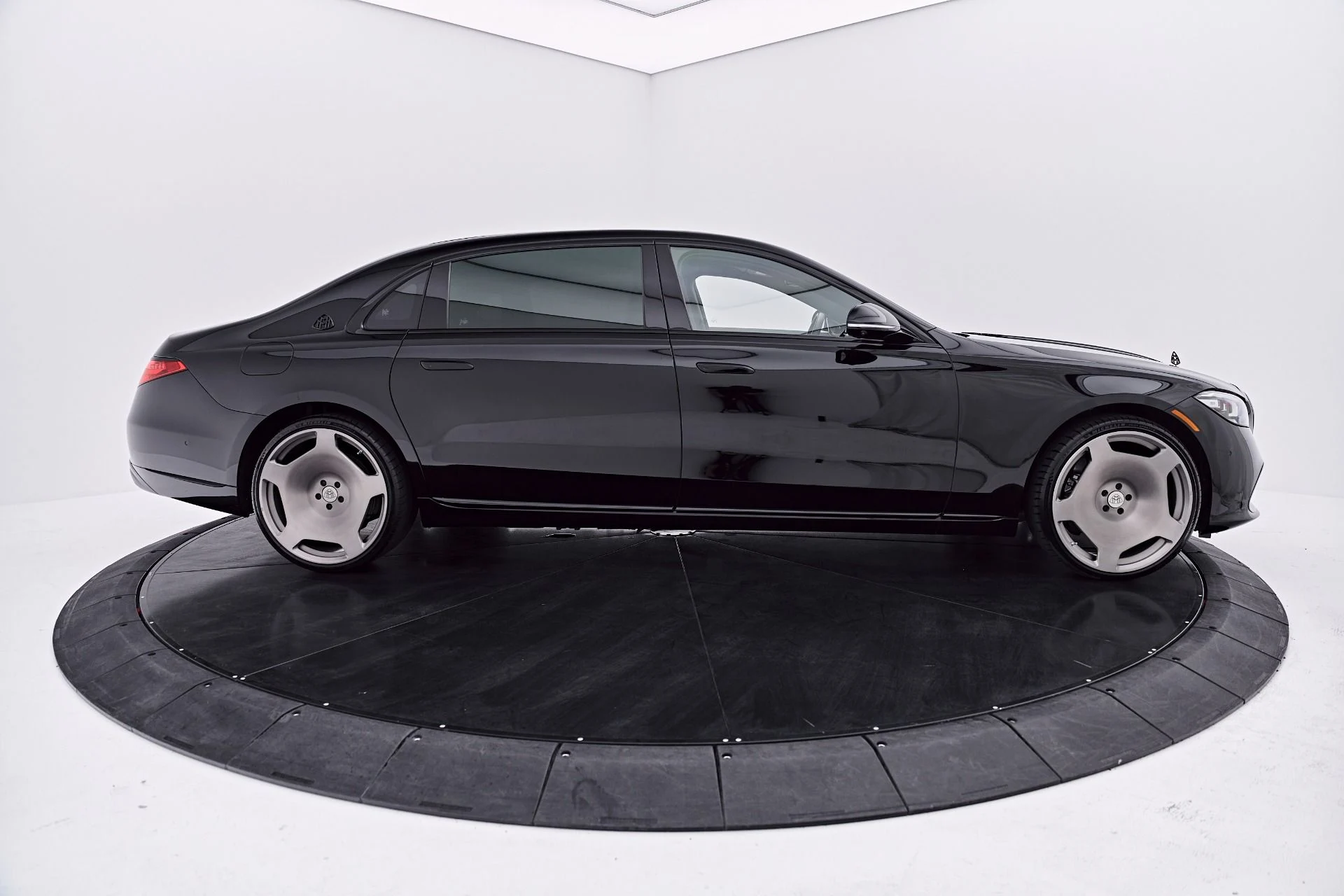 mph015_3988573828_Used_2023_Mercedes_Benz_S_Class_Maybach_S_680_1786584214_a3341b5983